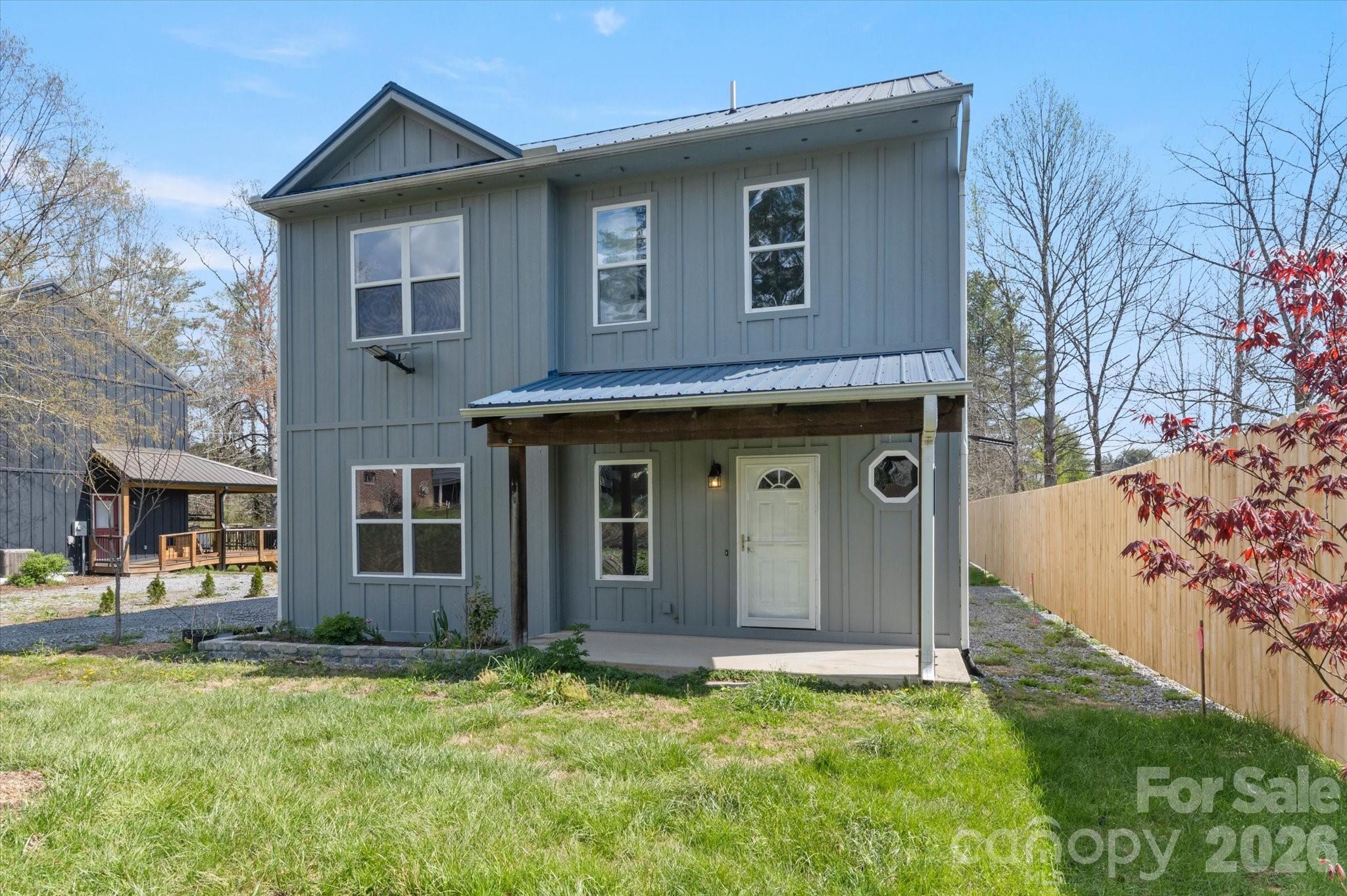 84 Poplar Street Property Photo 2