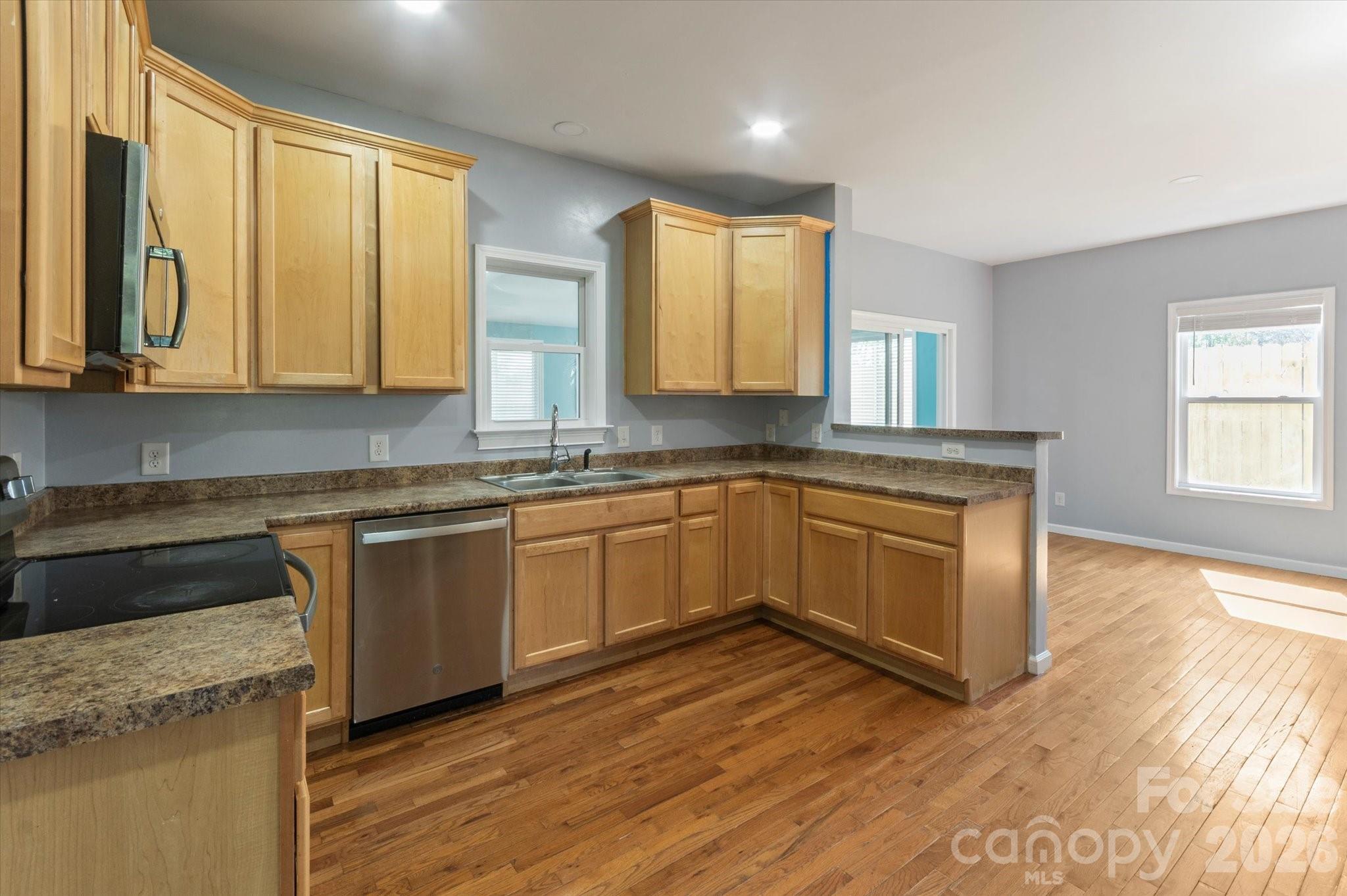 84 Poplar Street Property Photo 4