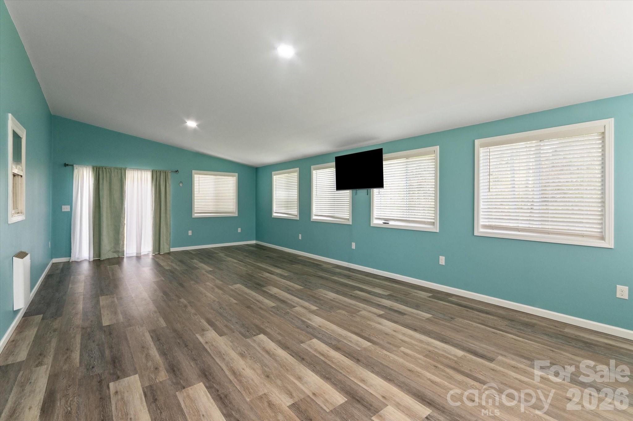 84 Poplar Street Property Photo 9