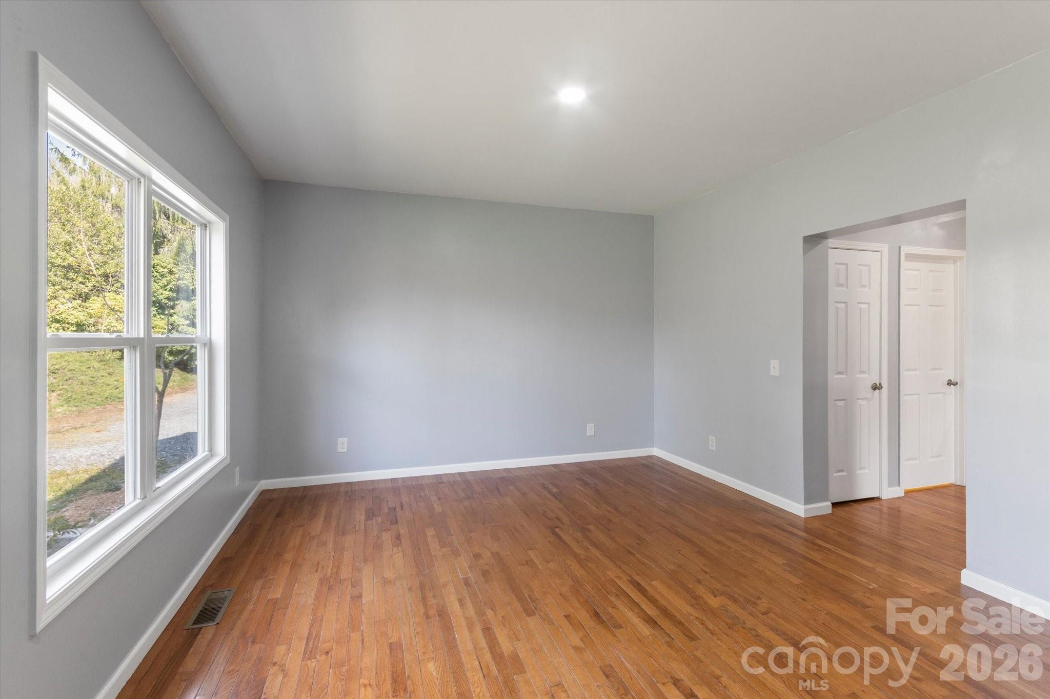 84 Poplar Street Property Photo 14