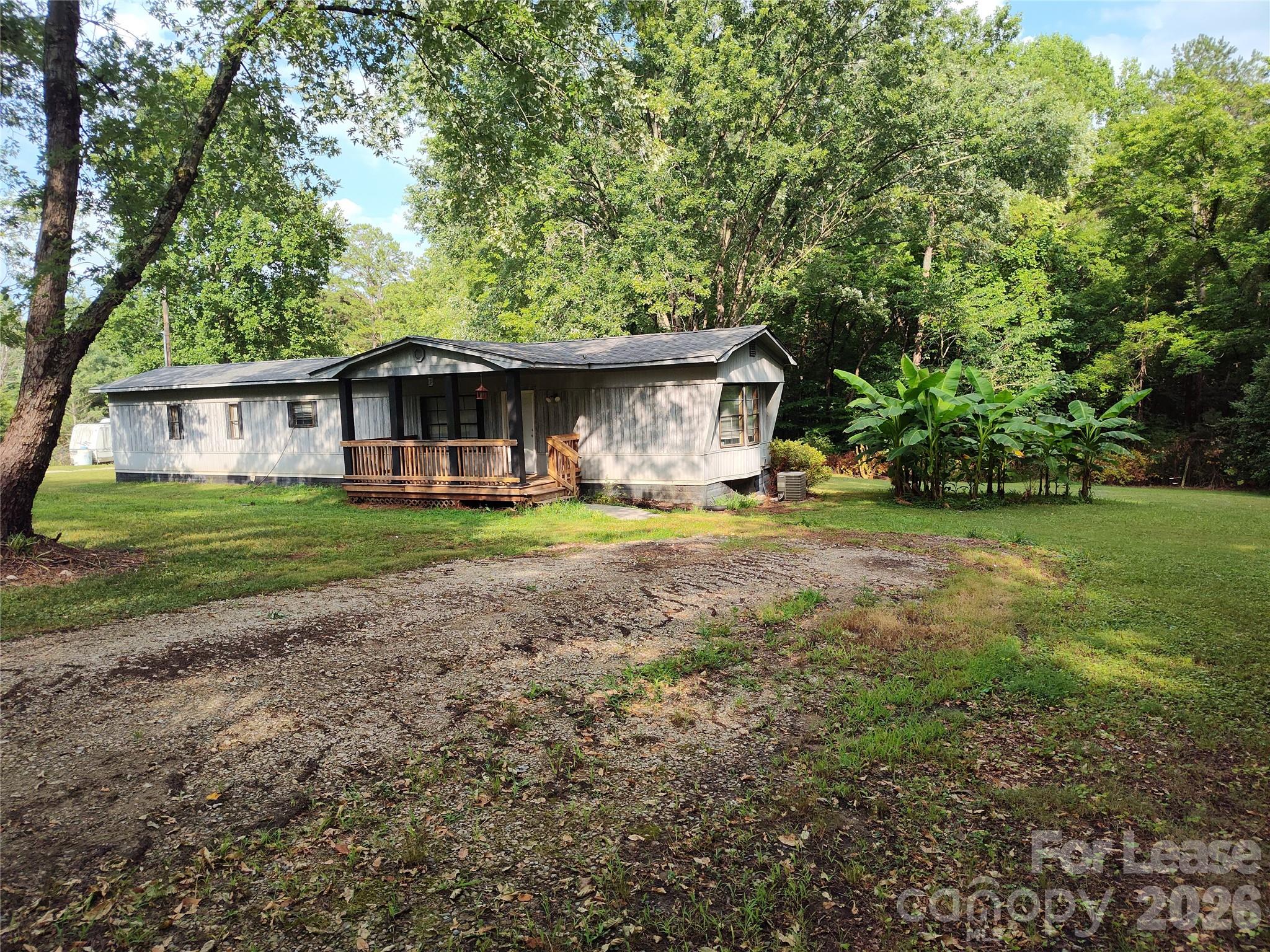 1024 Lindsay Drive Property Photo 1