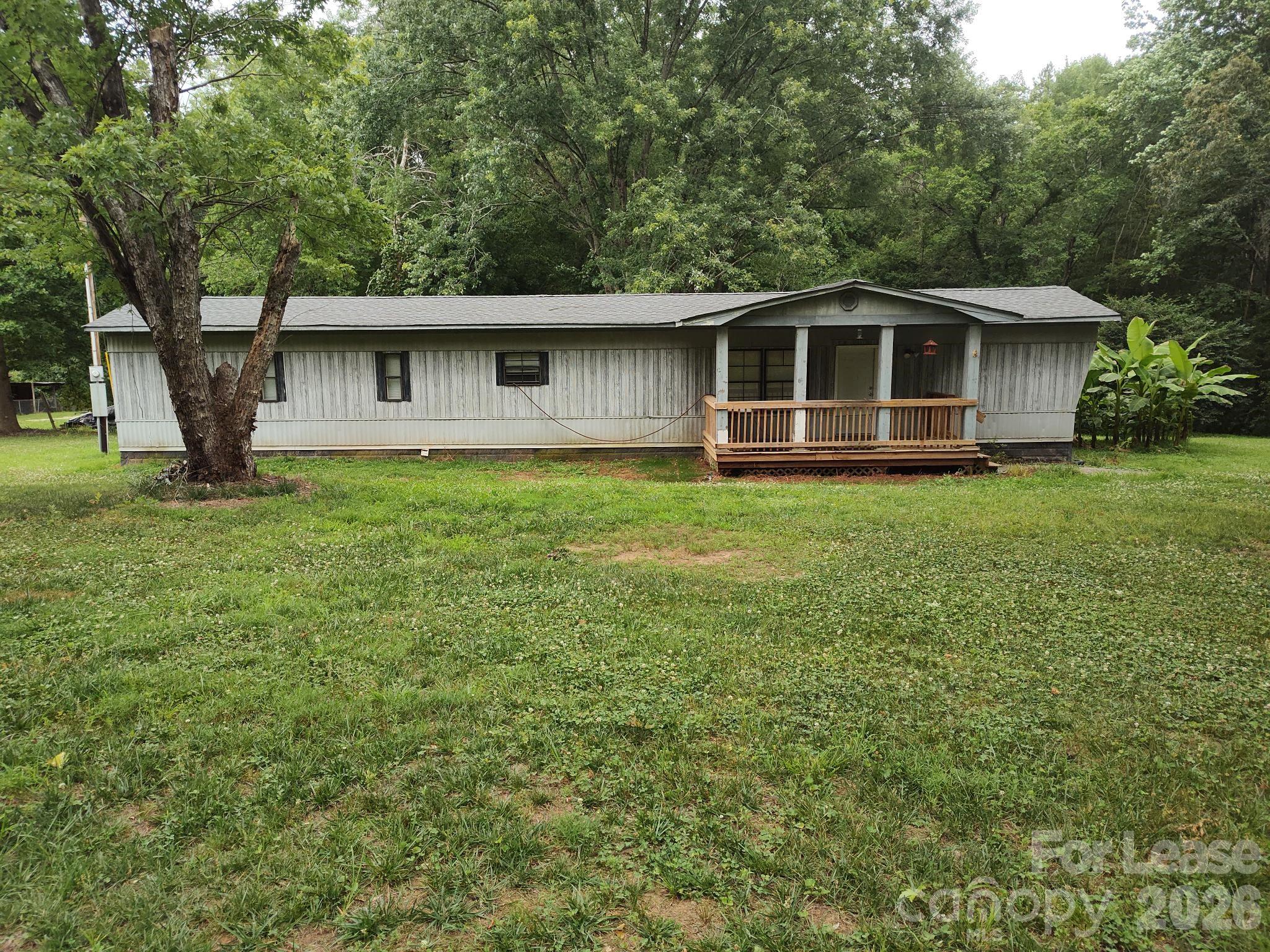 1024 Lindsay Drive Property Photo 2