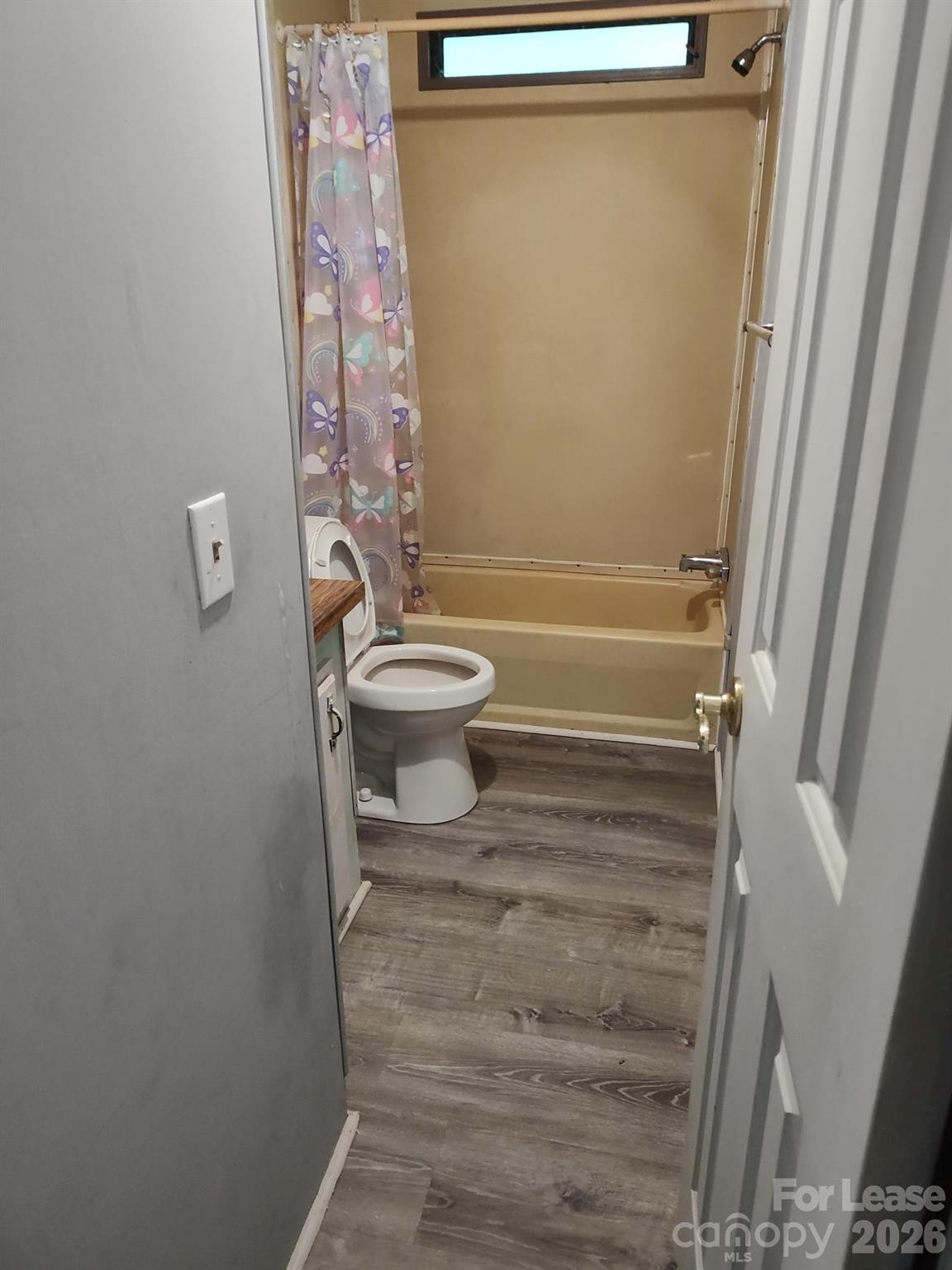 1024 Lindsay Drive Property Photo 8