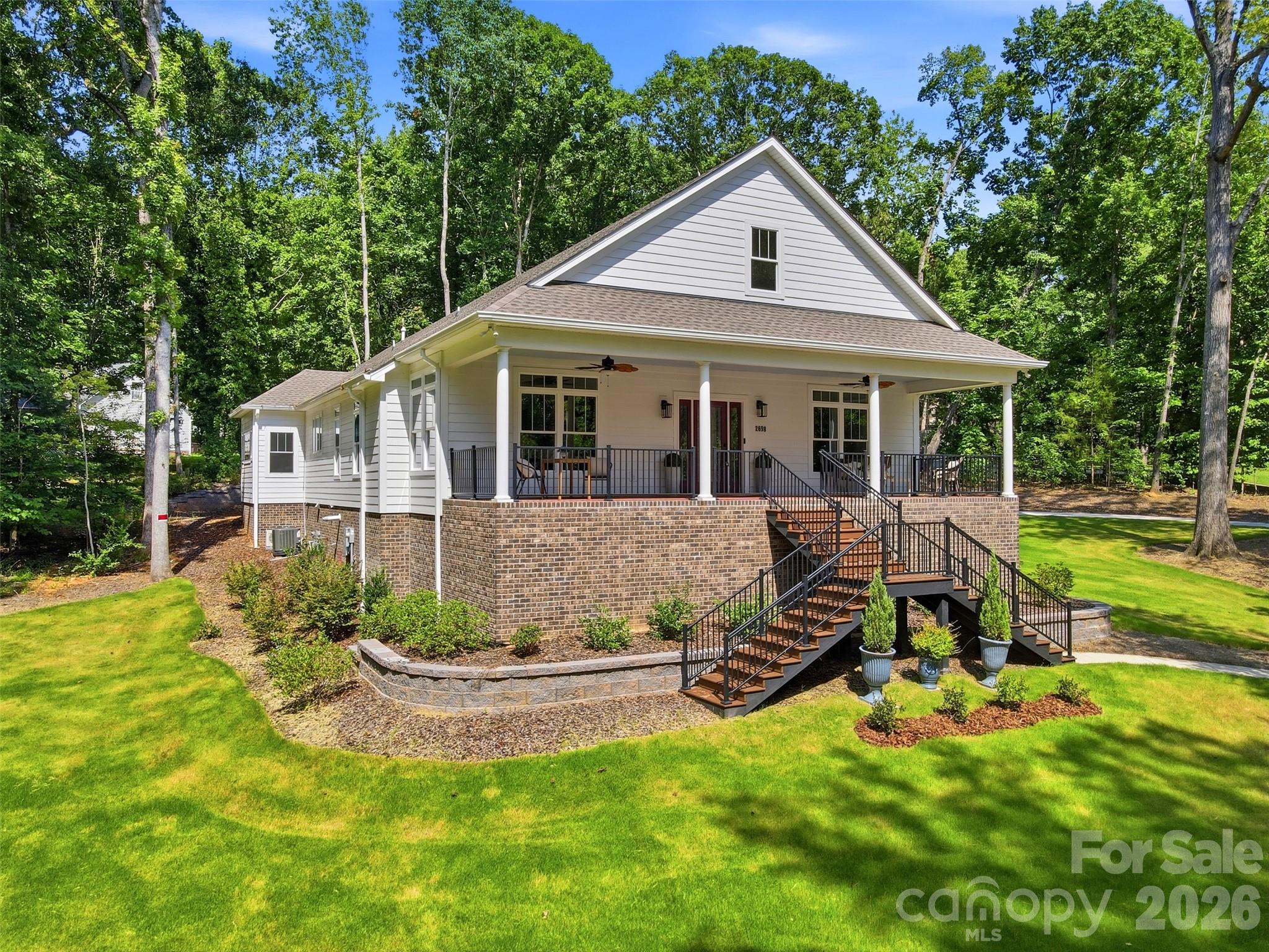 2698 Oakhurst Drive Property Photo 1