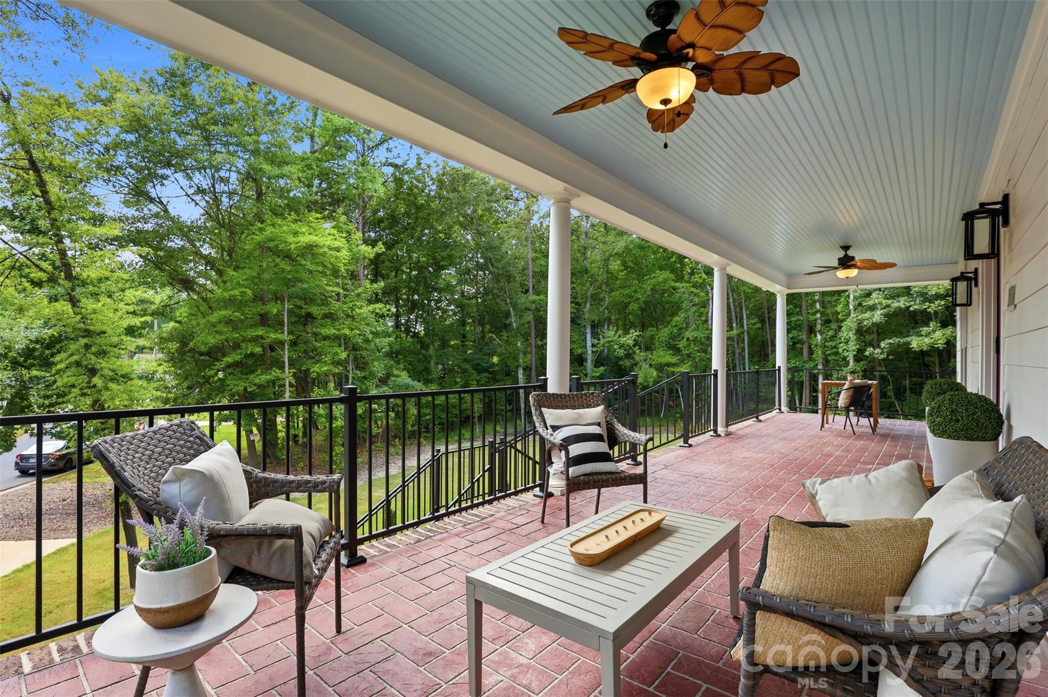 2698 Oakhurst Drive Property Photo 3