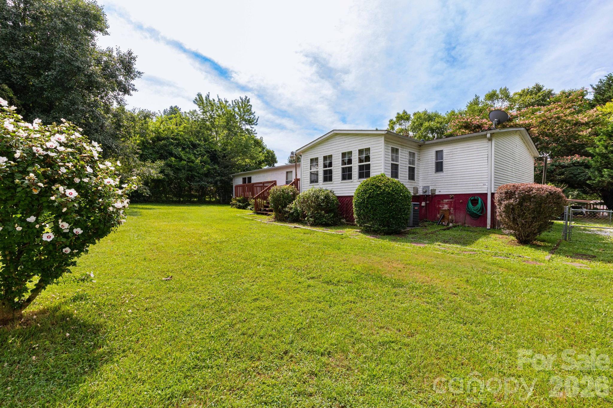 44 Double D Drive Property Photo 3