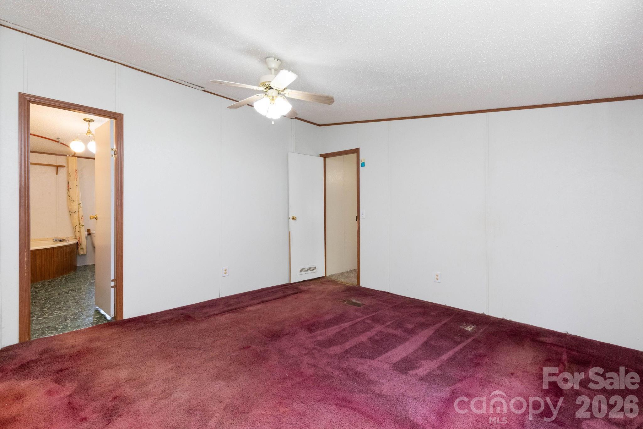 44 Double D Drive Property Photo 14
