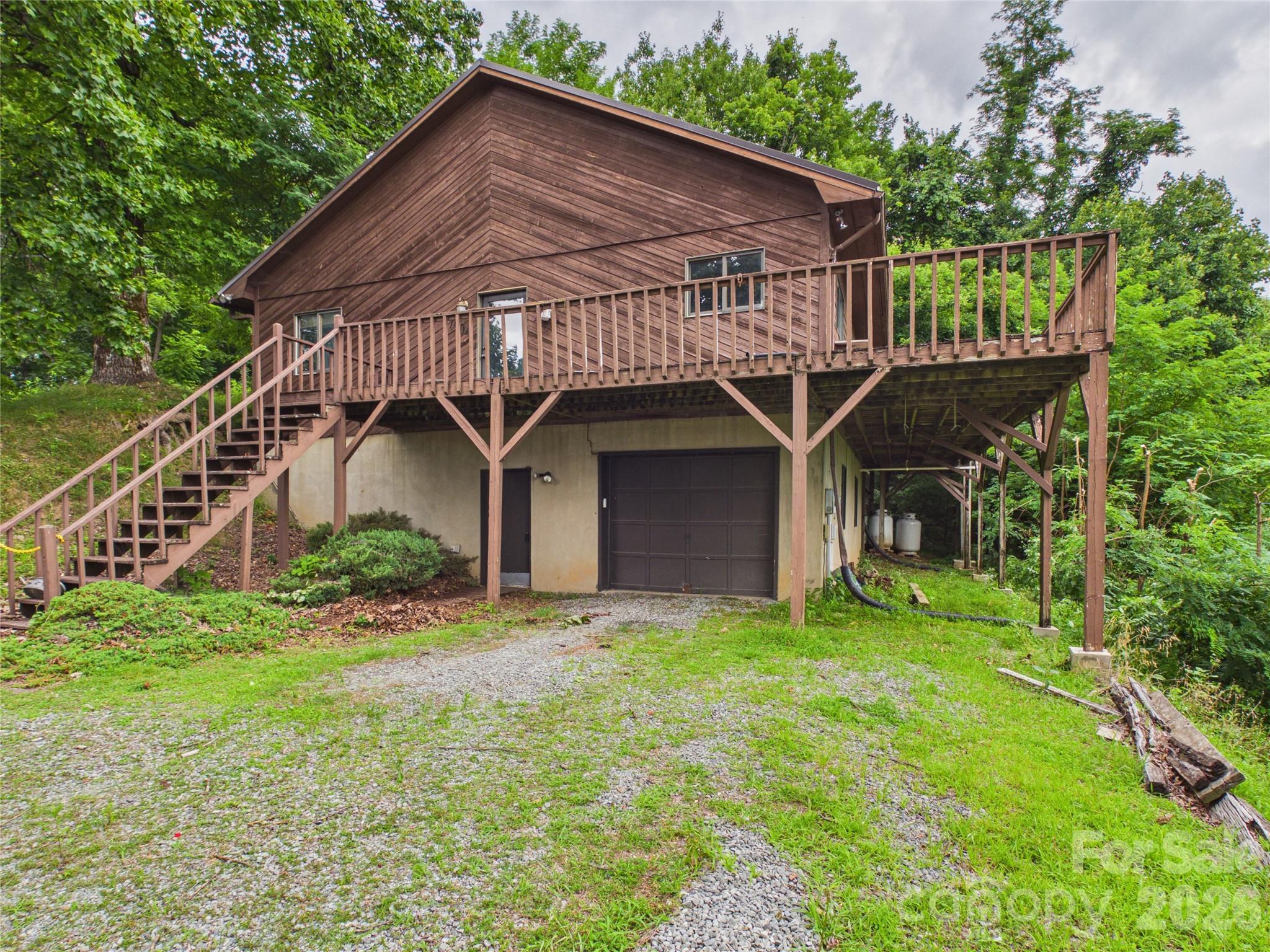 7904 Pinnacle Wind Lane Property Photo 4