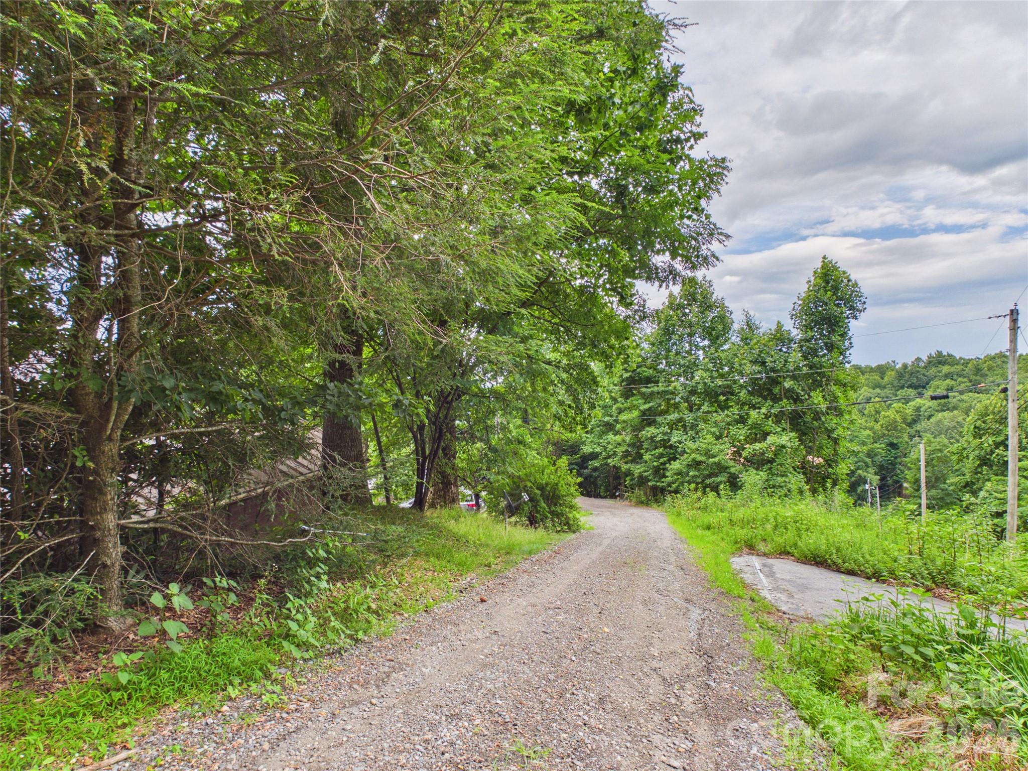 7904 Pinnacle Wind Lane Property Photo 5