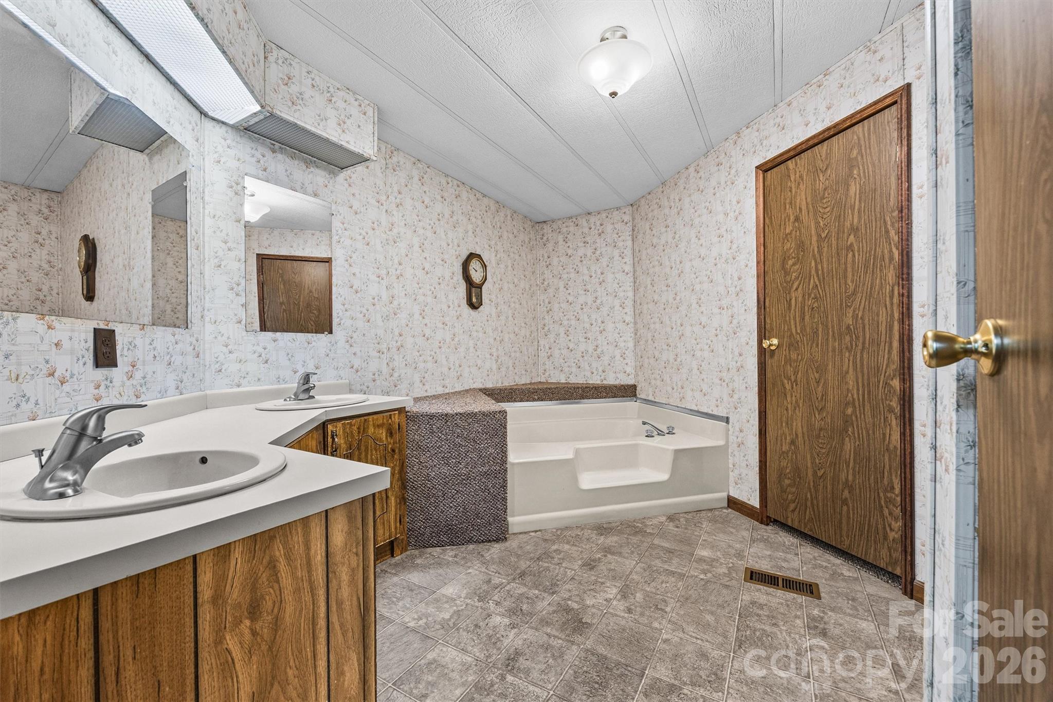 2071 Chameleon Road 156 Property Photo 23