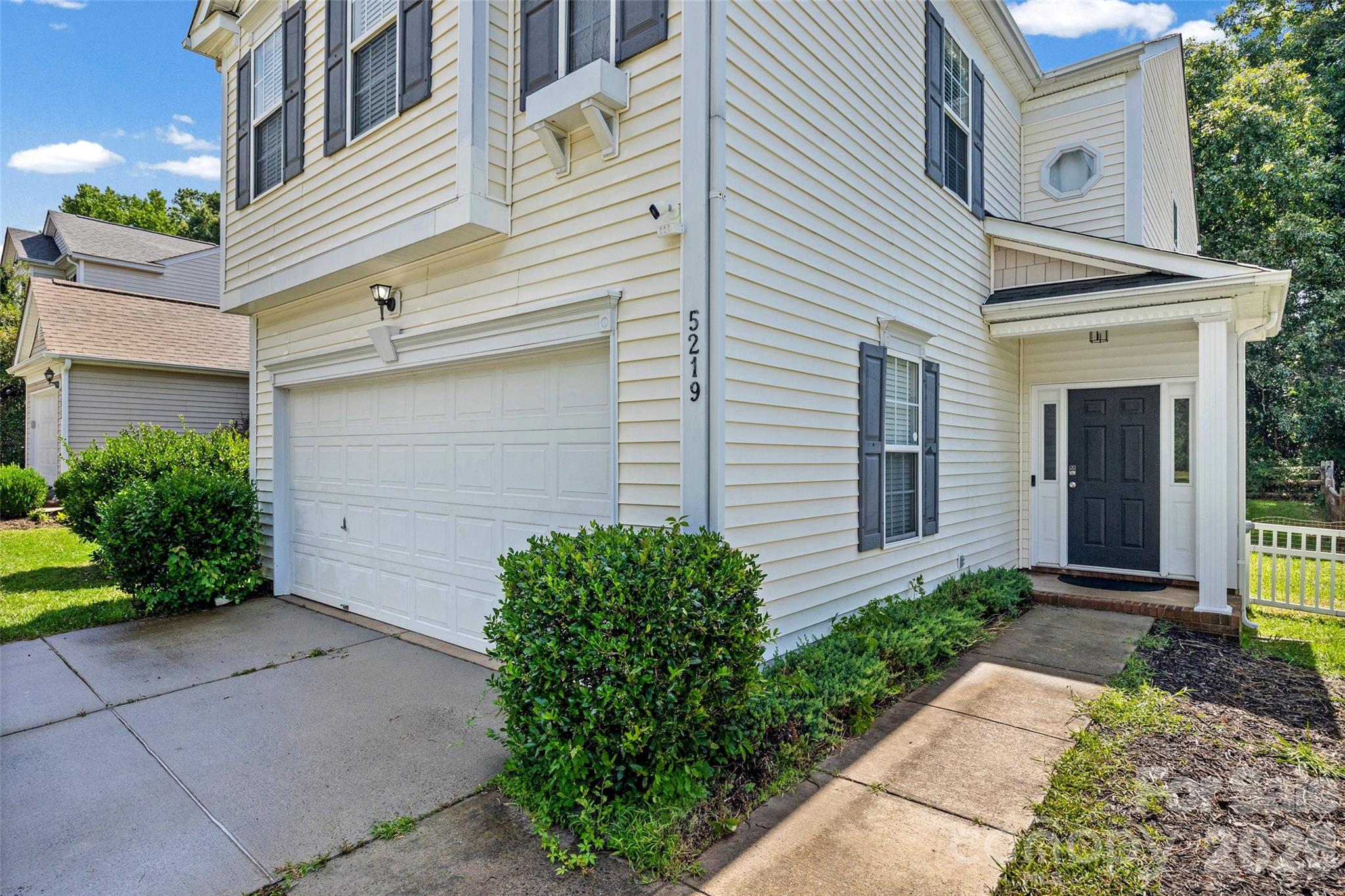 5219 Silabert Avenue Property Photo 6
