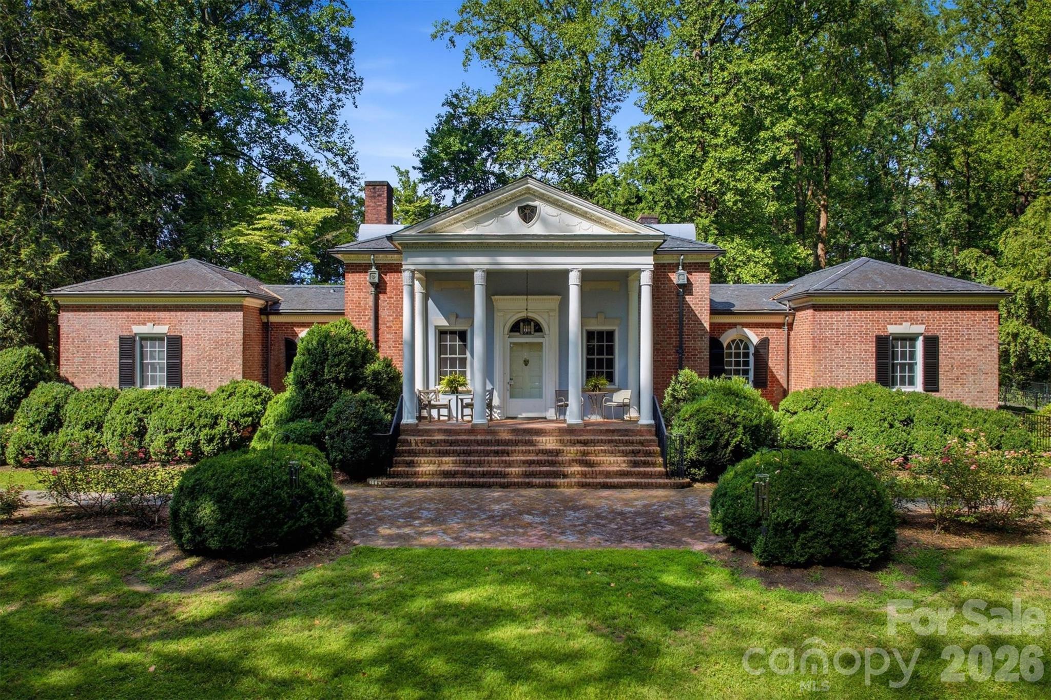 202 Woodside Place Property Photo 4