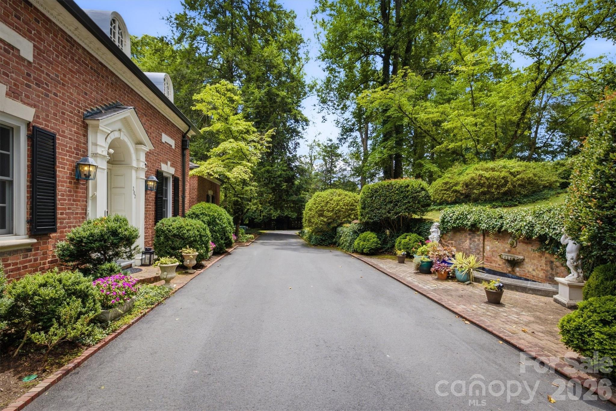 202 Woodside Place Property Photo 10
