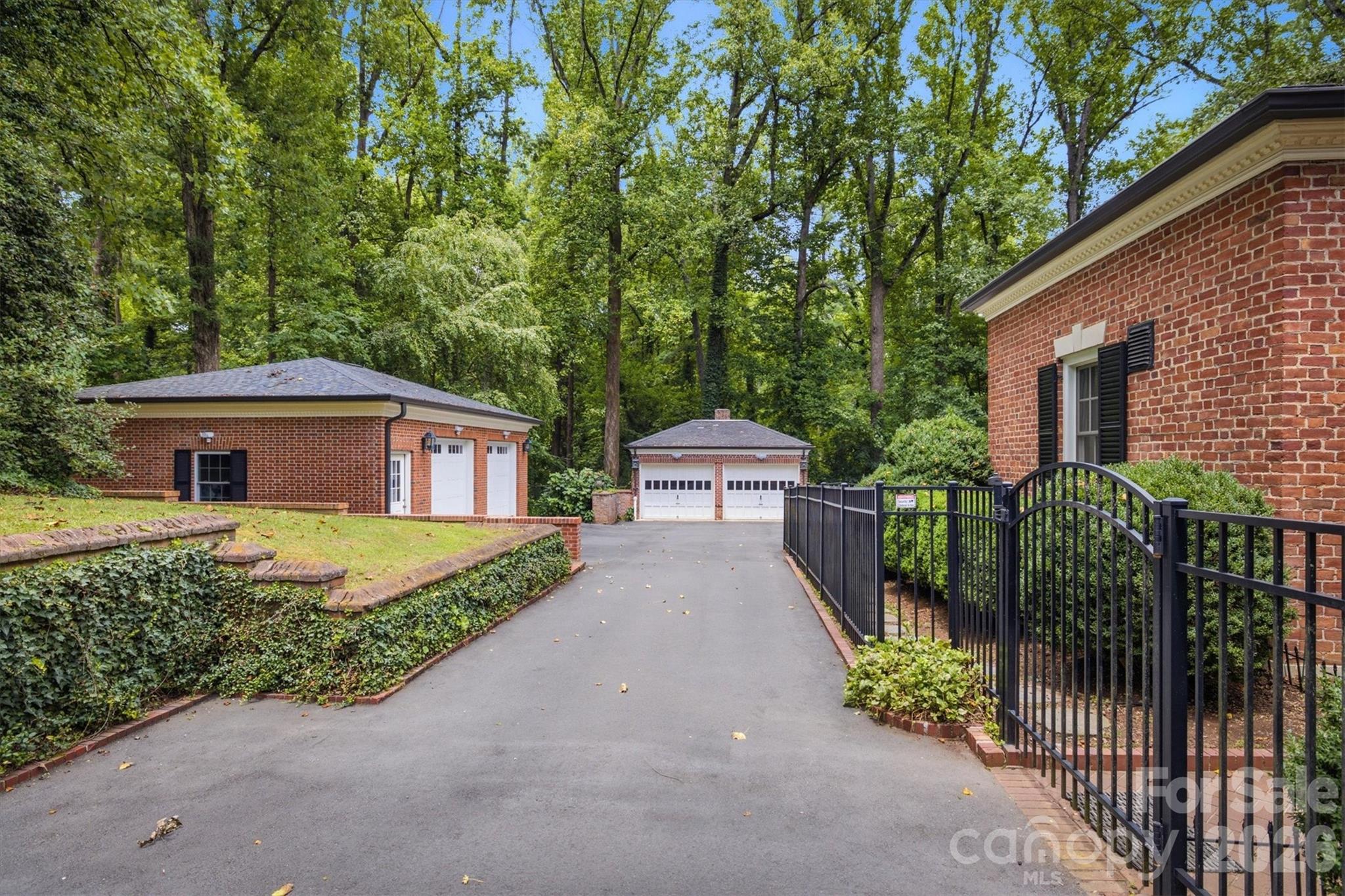 202 Woodside Place Property Photo 43