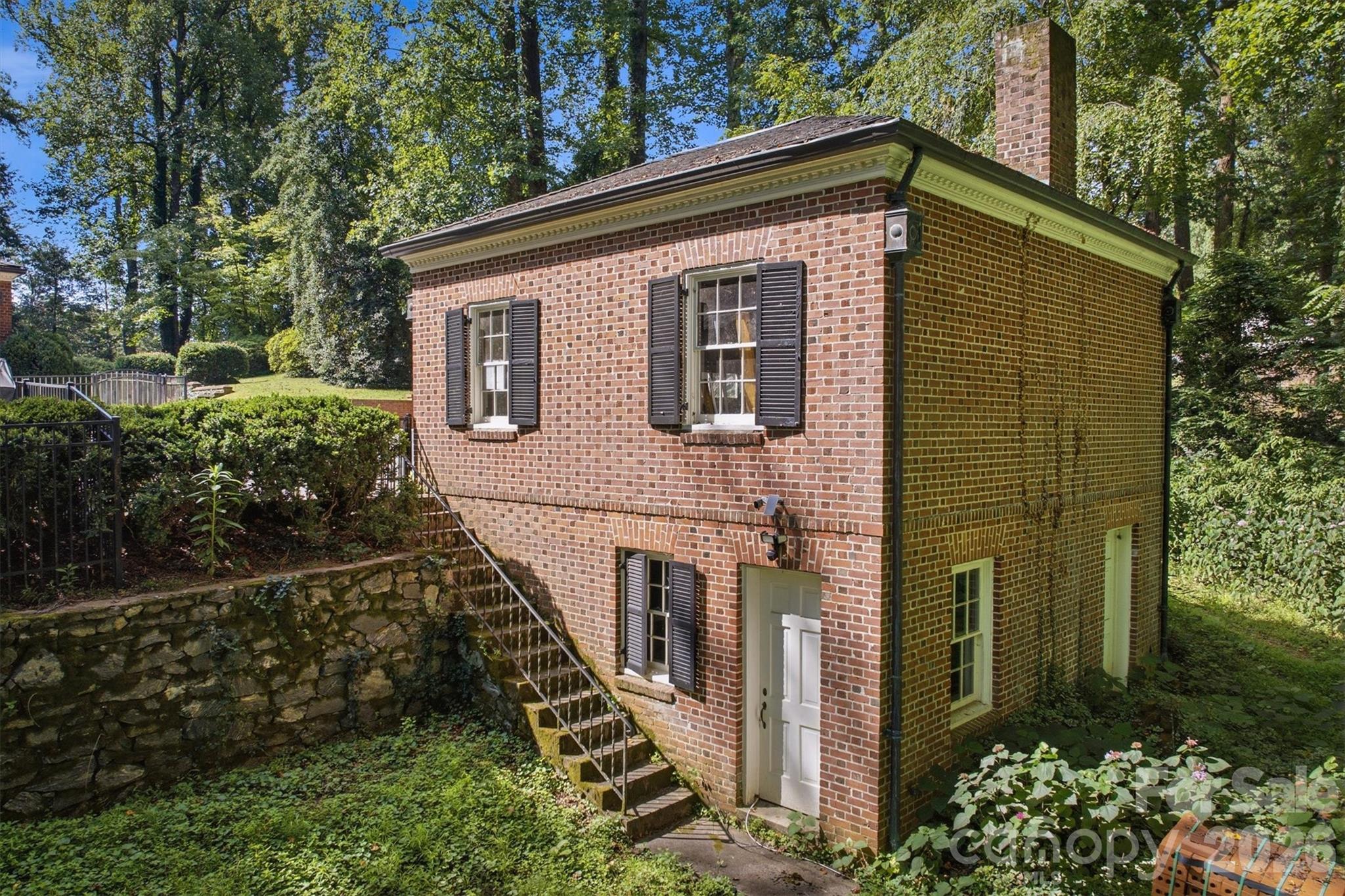 202 Woodside Place Property Photo 46