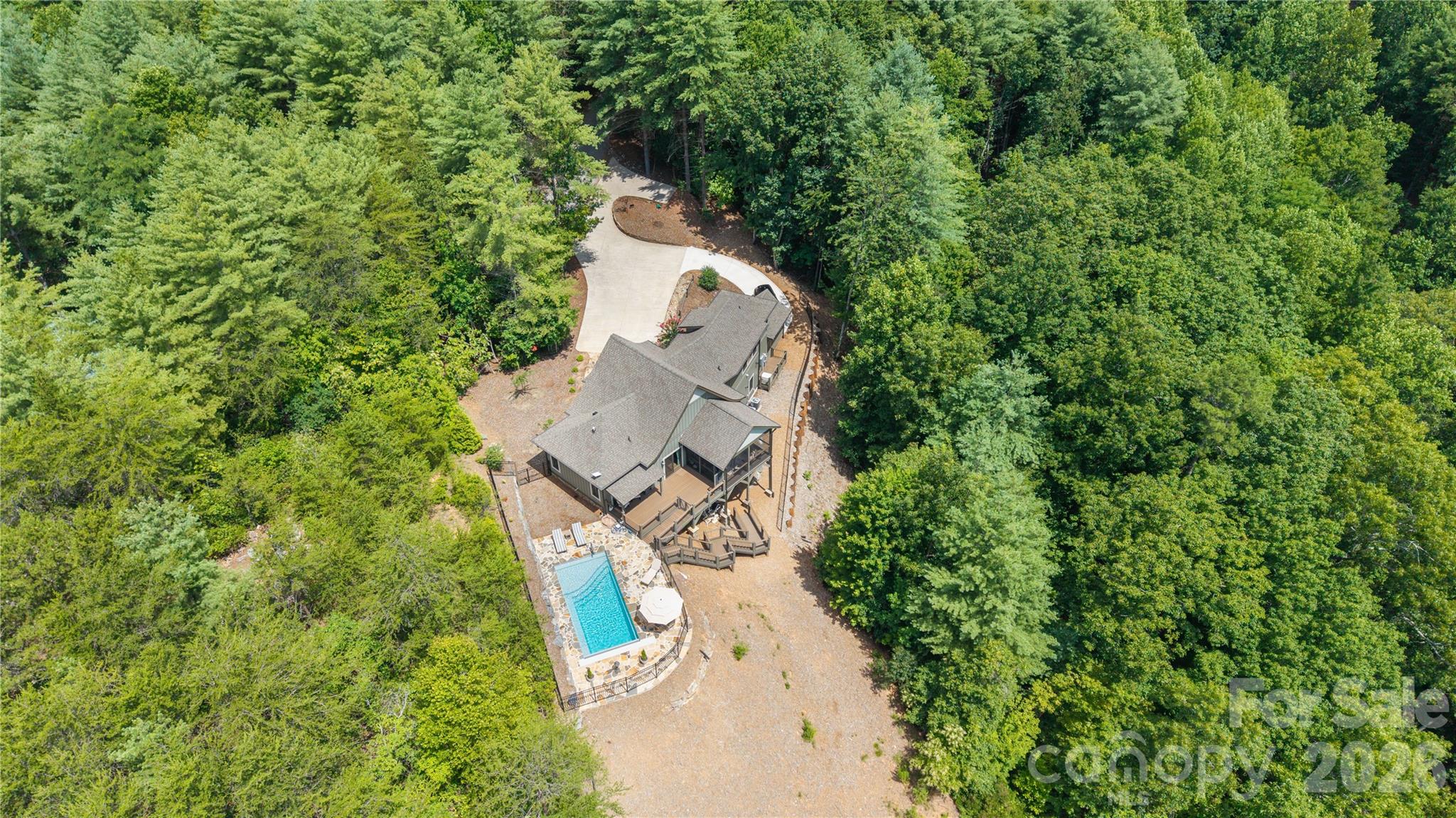 111 Lookout Point Property Photo 3