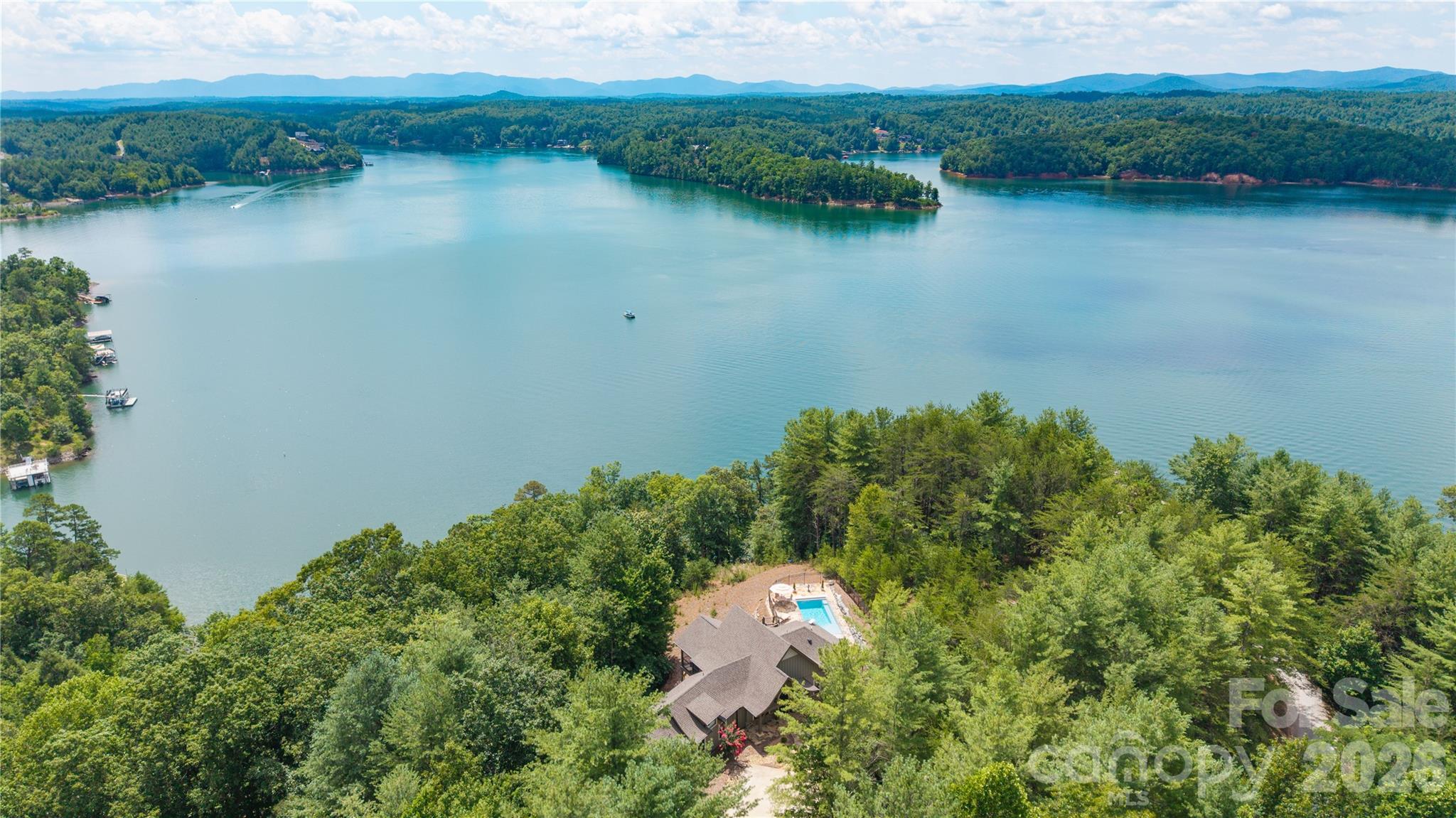 111 Lookout Point Property Photo 4