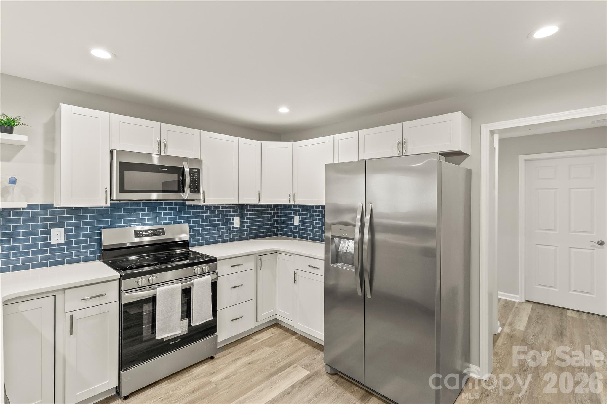 109 W Poplar Street Property Photo 8