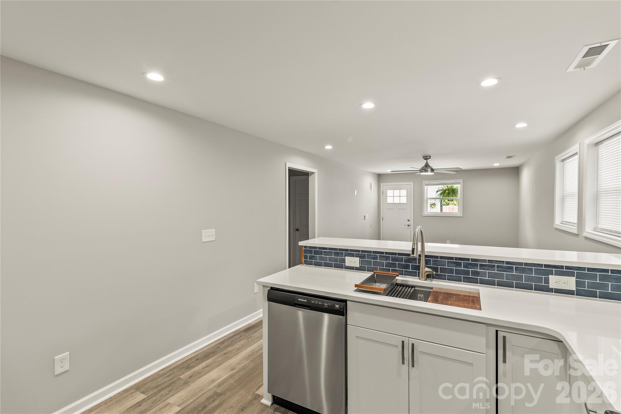 109 W Poplar Street Property Photo 11