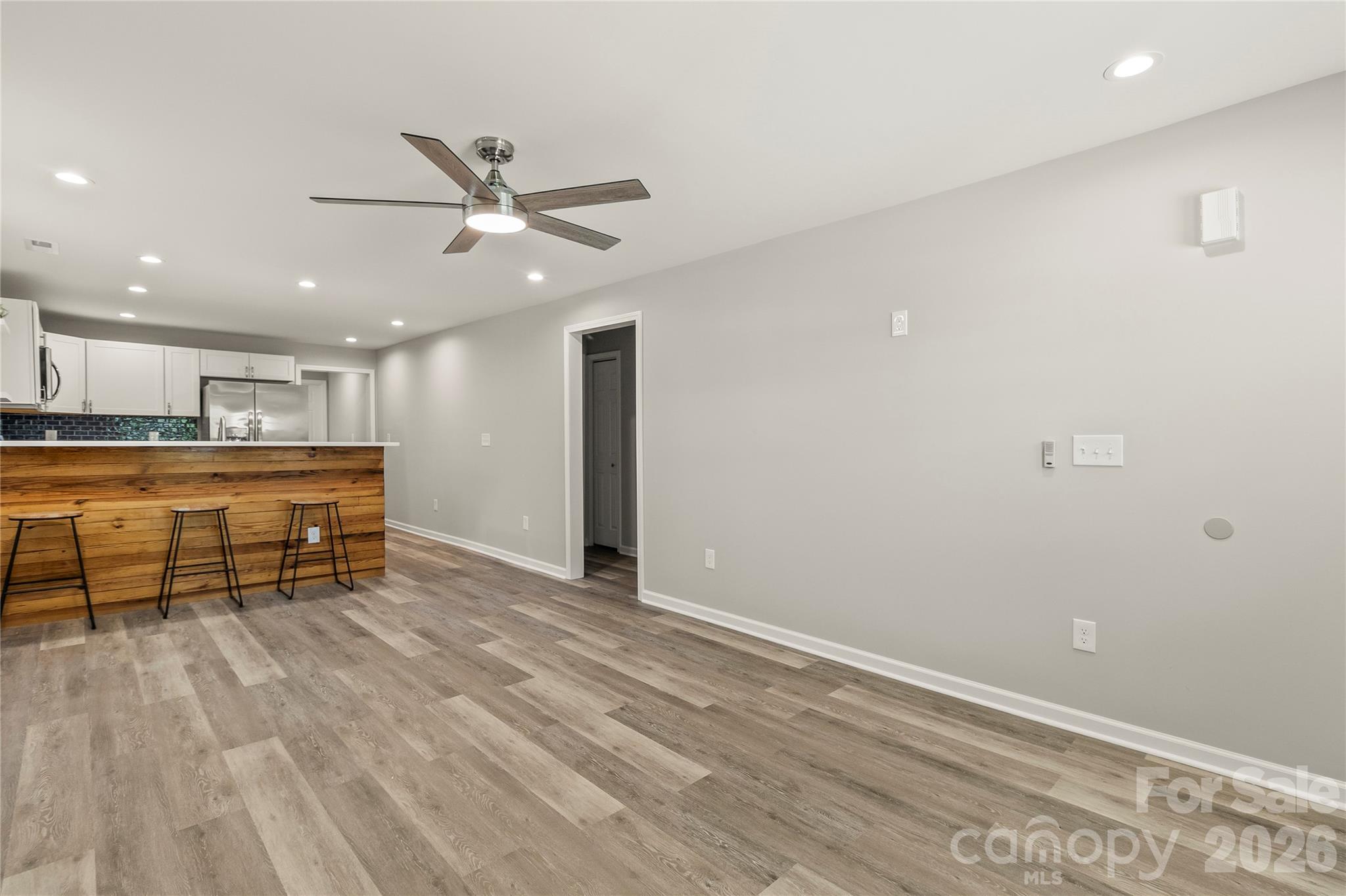 109 W Poplar Street Property Photo 13
