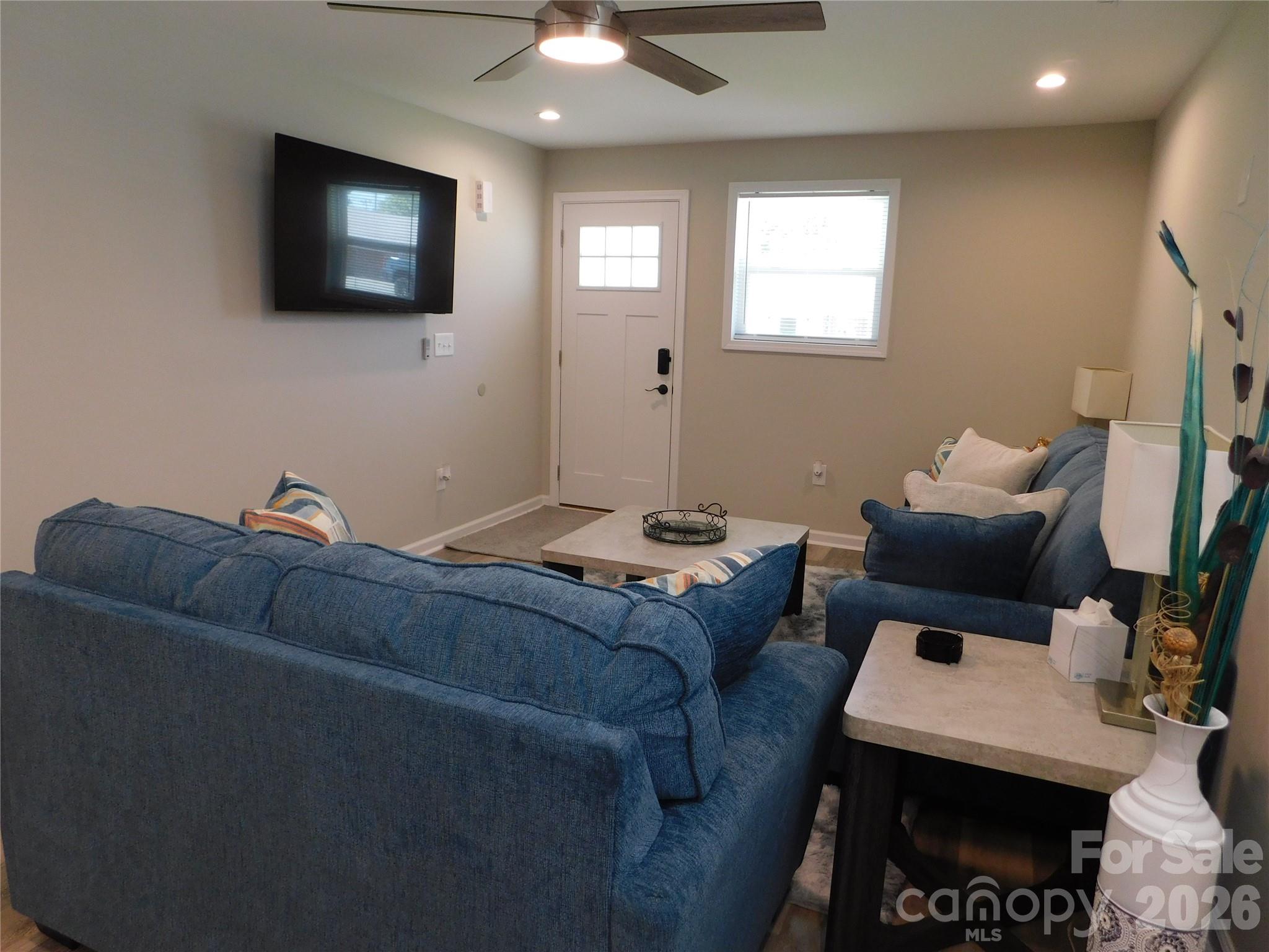 109 W Poplar Street Property Photo 27