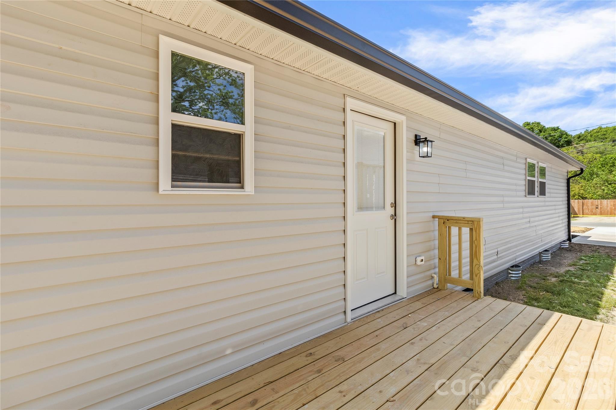 109 W Poplar Street Property Photo 32