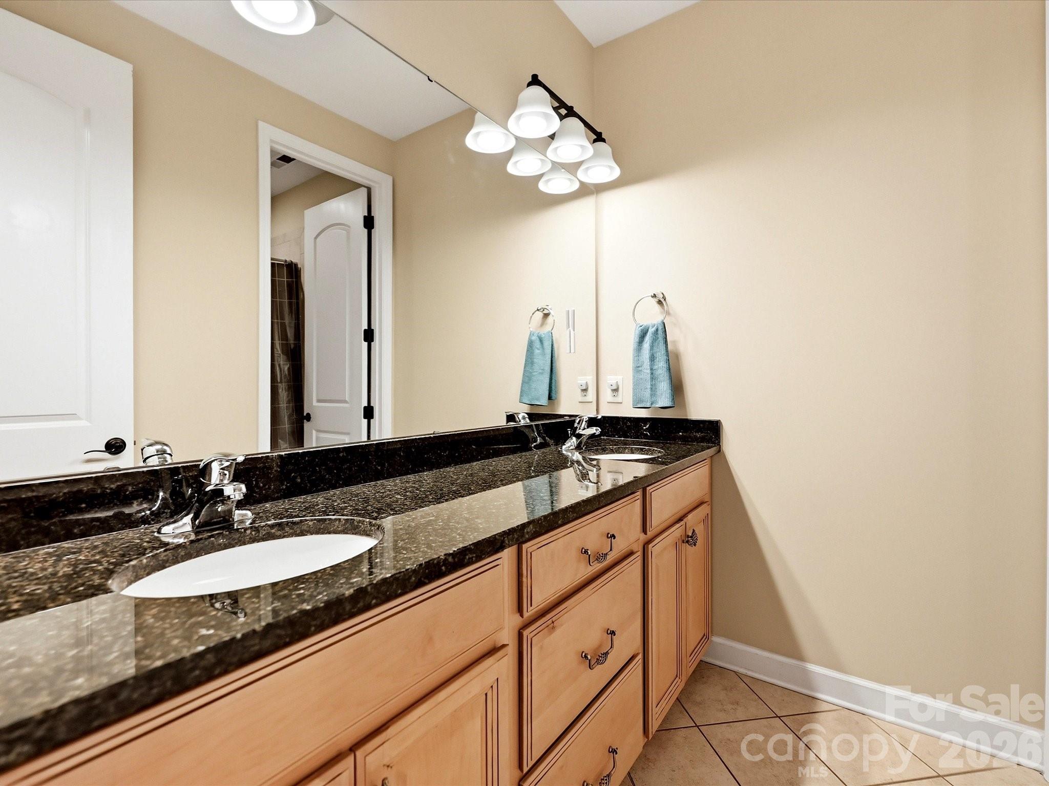 12902 Blakemore Avenue Property Photo 27