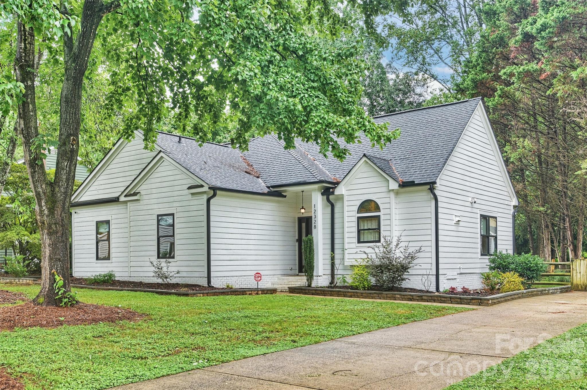 12328 Sparkling Way Property Photo 2