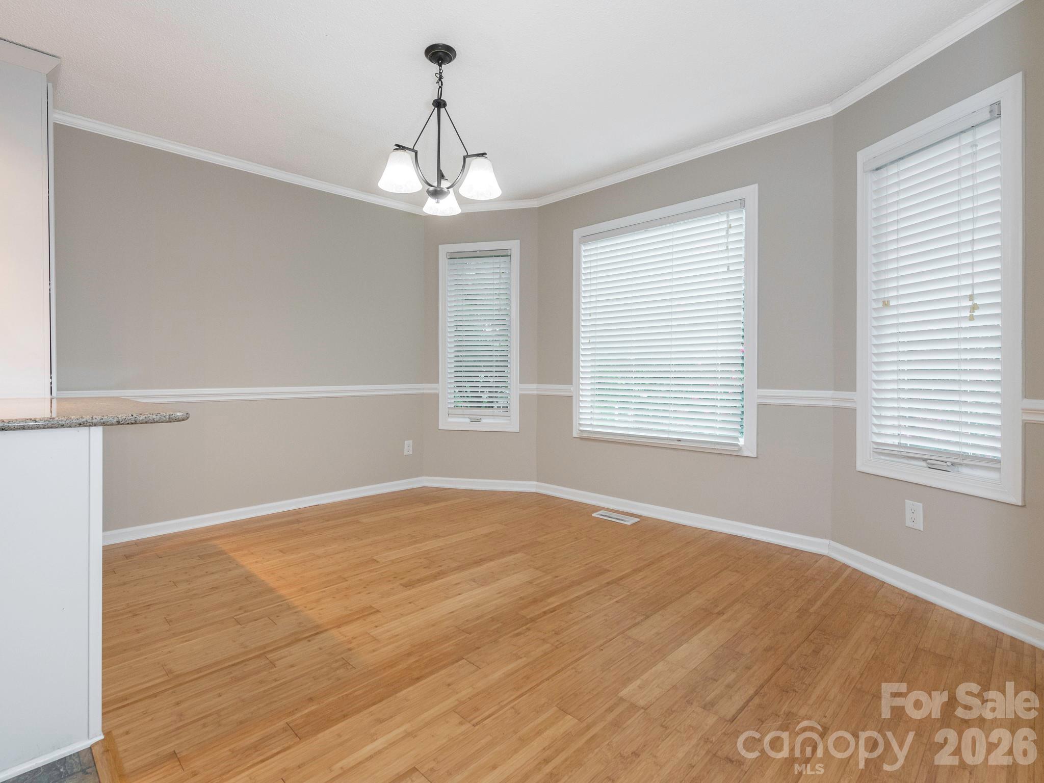 1005 Kenilworth Court Property Photo 6