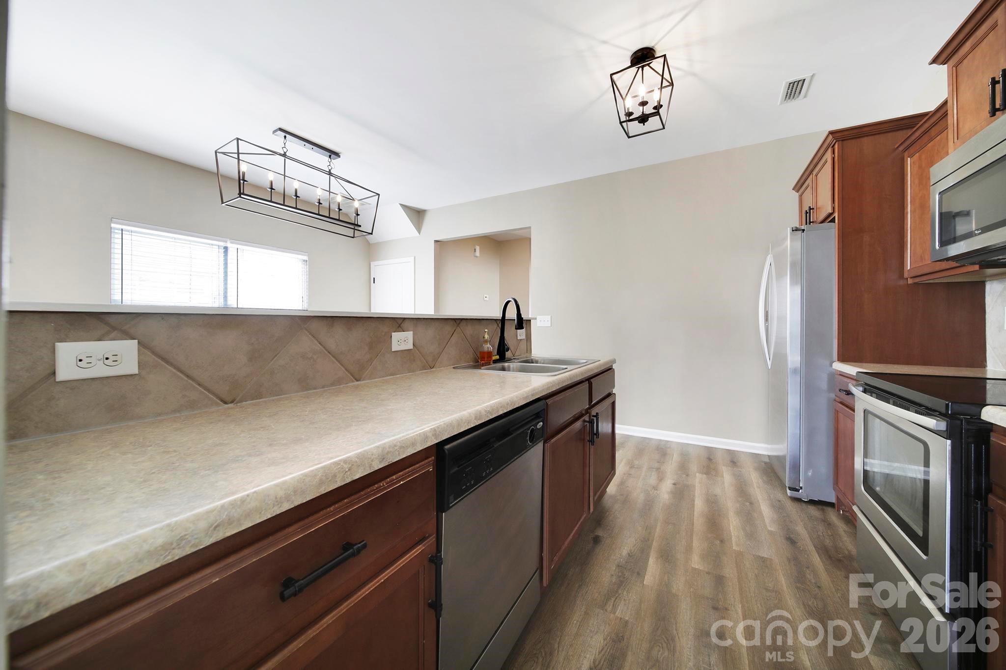 732 Sherman Street Property Photo 12