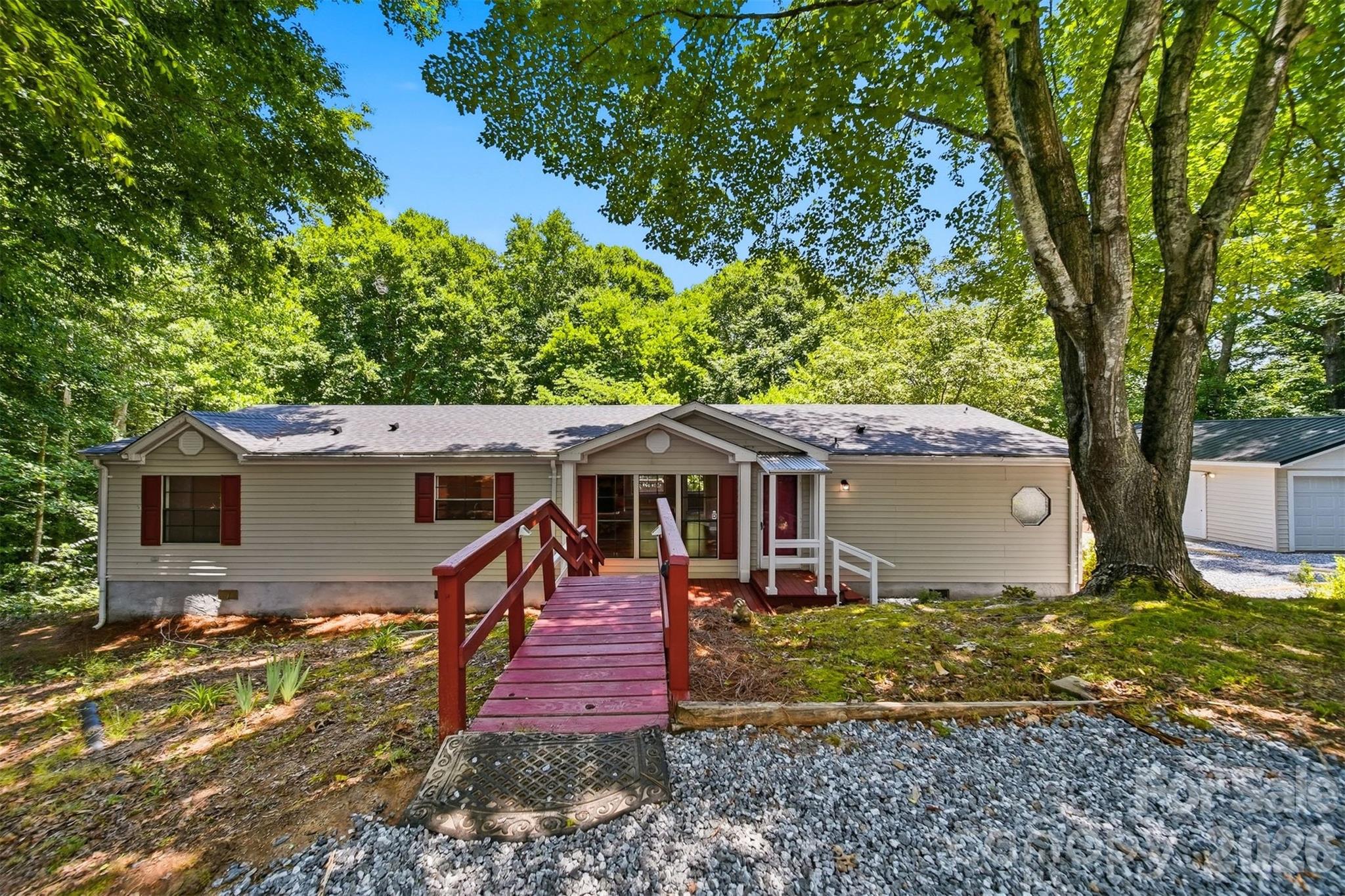 4944 Largo Court Property Photo 1