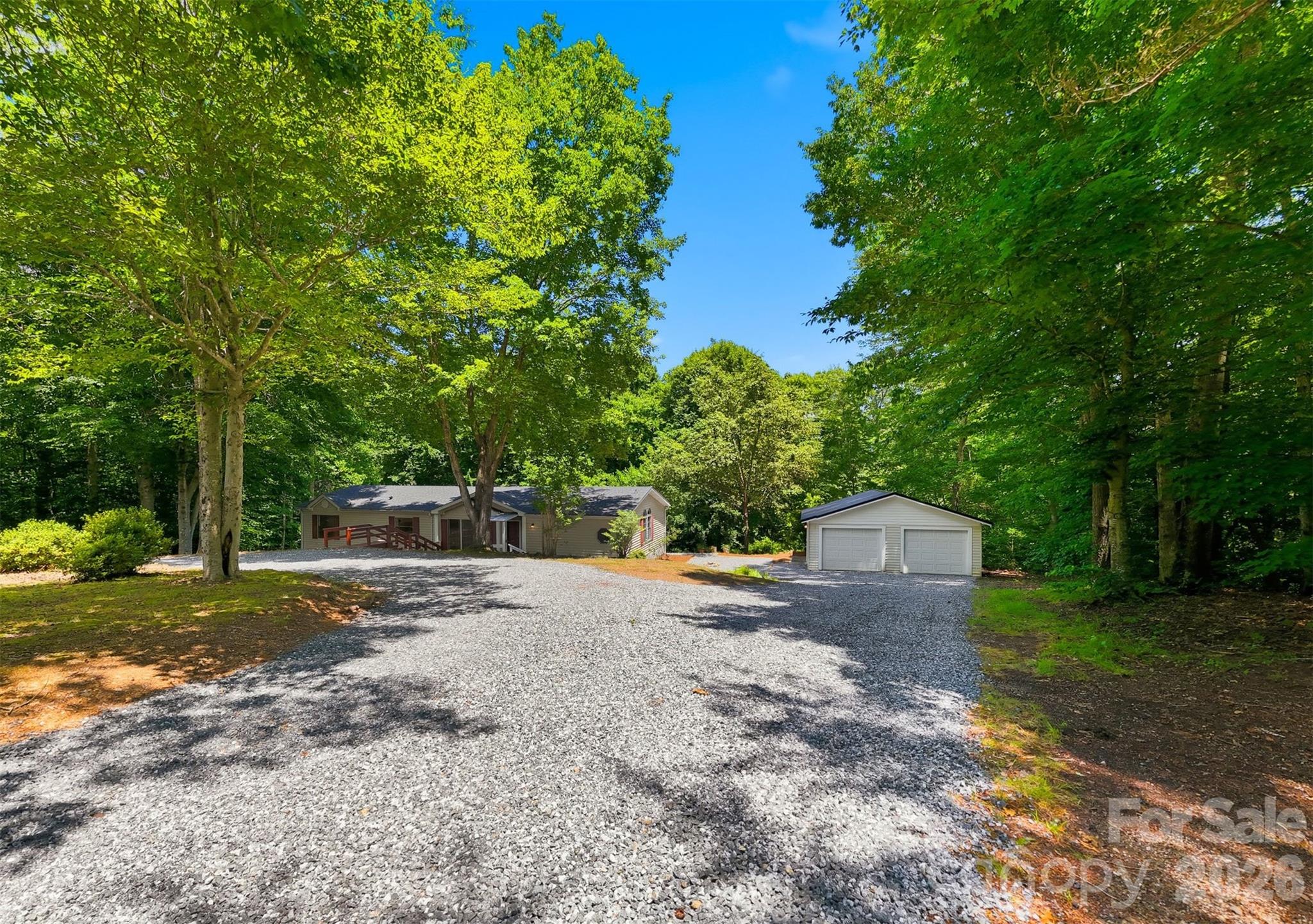 4944 Largo Court Property Photo 3