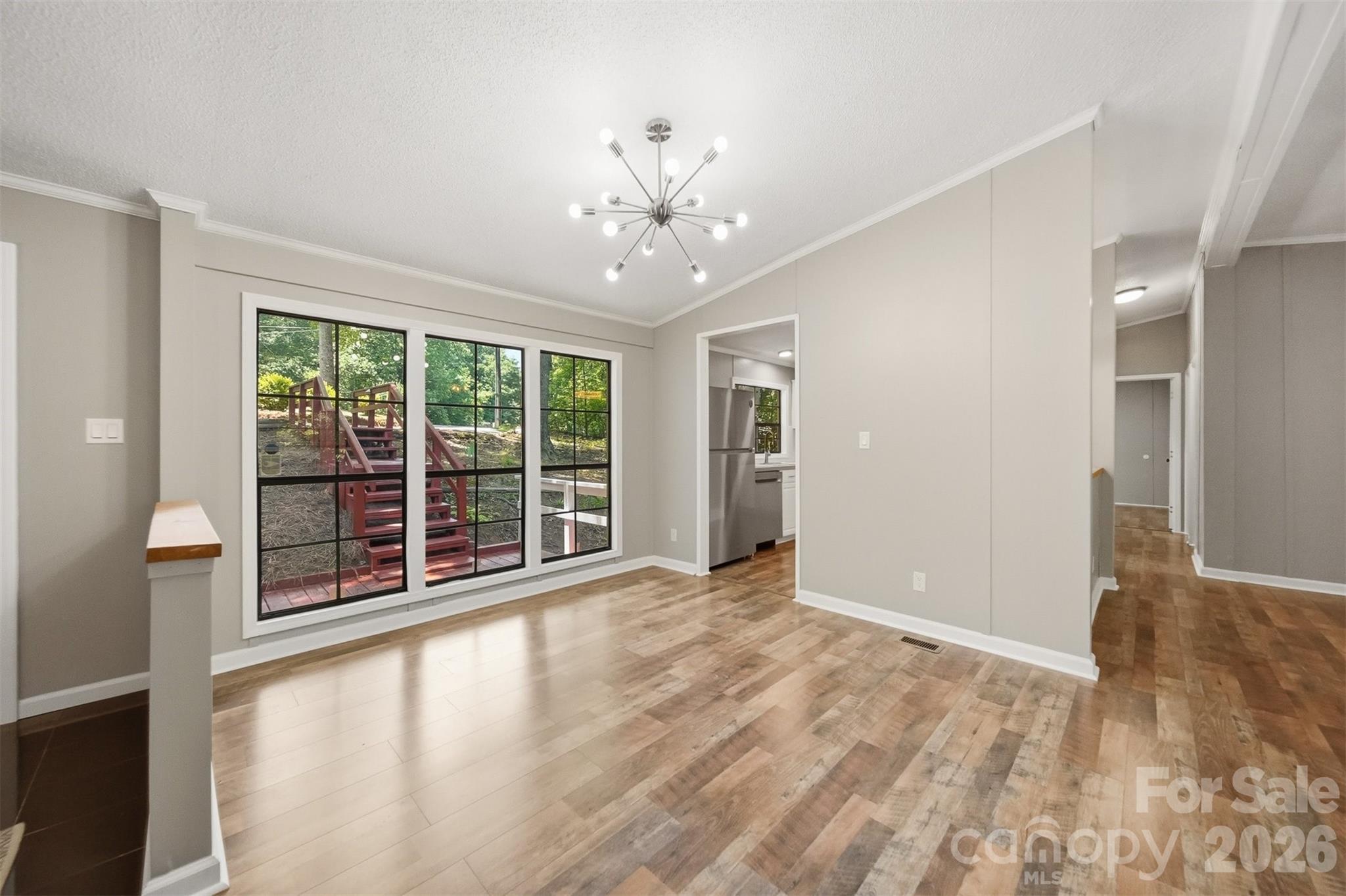 4944 Largo Court Property Photo 6