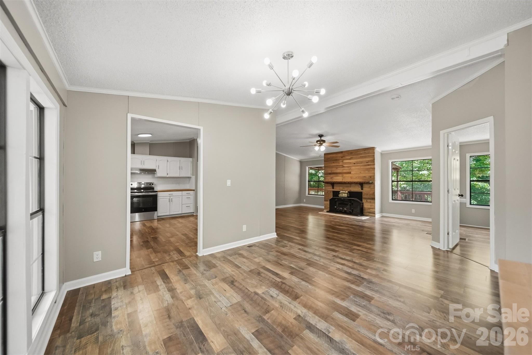 4944 Largo Court Property Photo 7