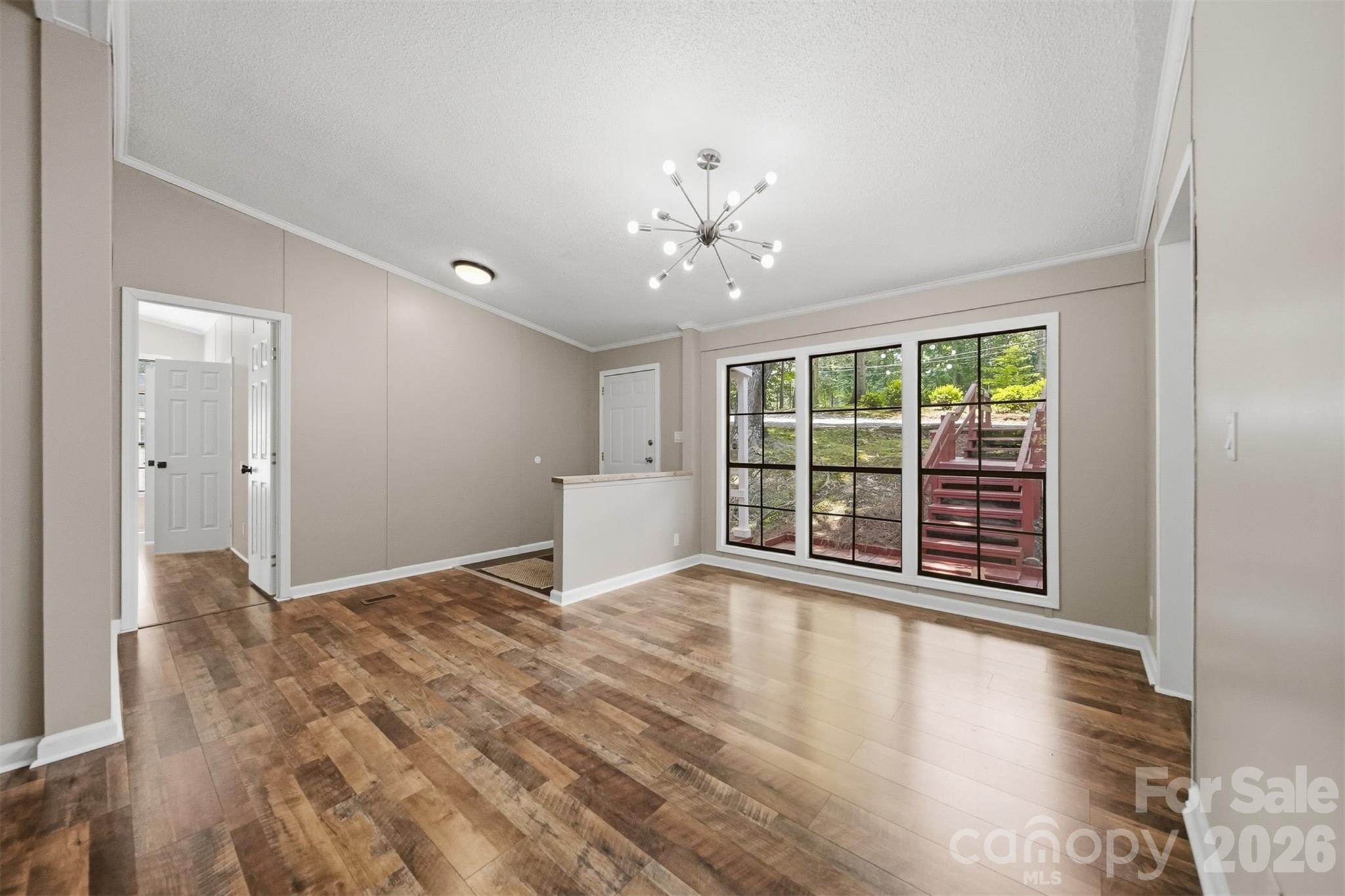 4944 Largo Court Property Photo 8