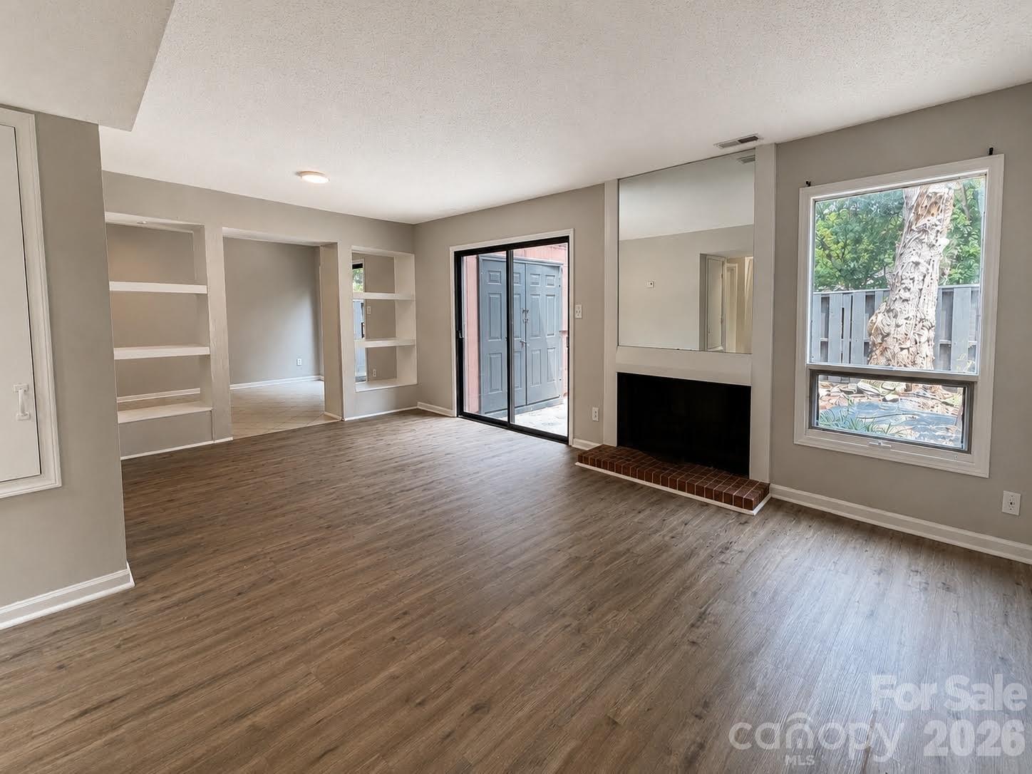 6101 Honeysuckle Lane Property Photo 3