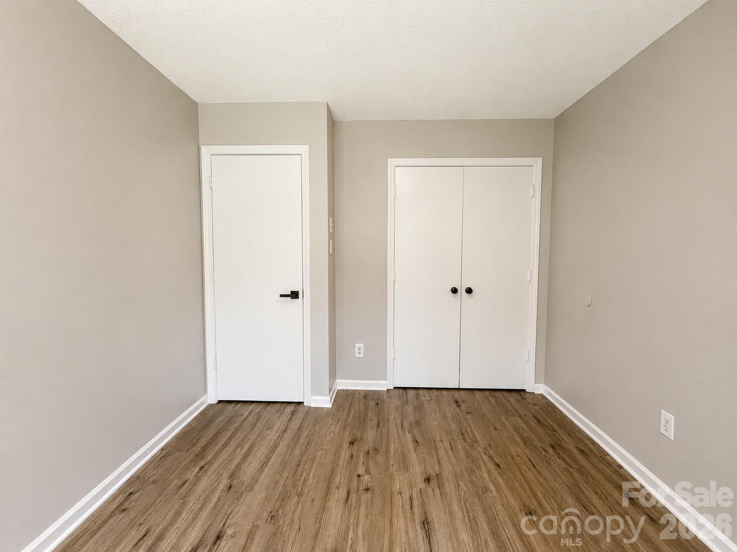 6101 Honeysuckle Lane Property Photo 20