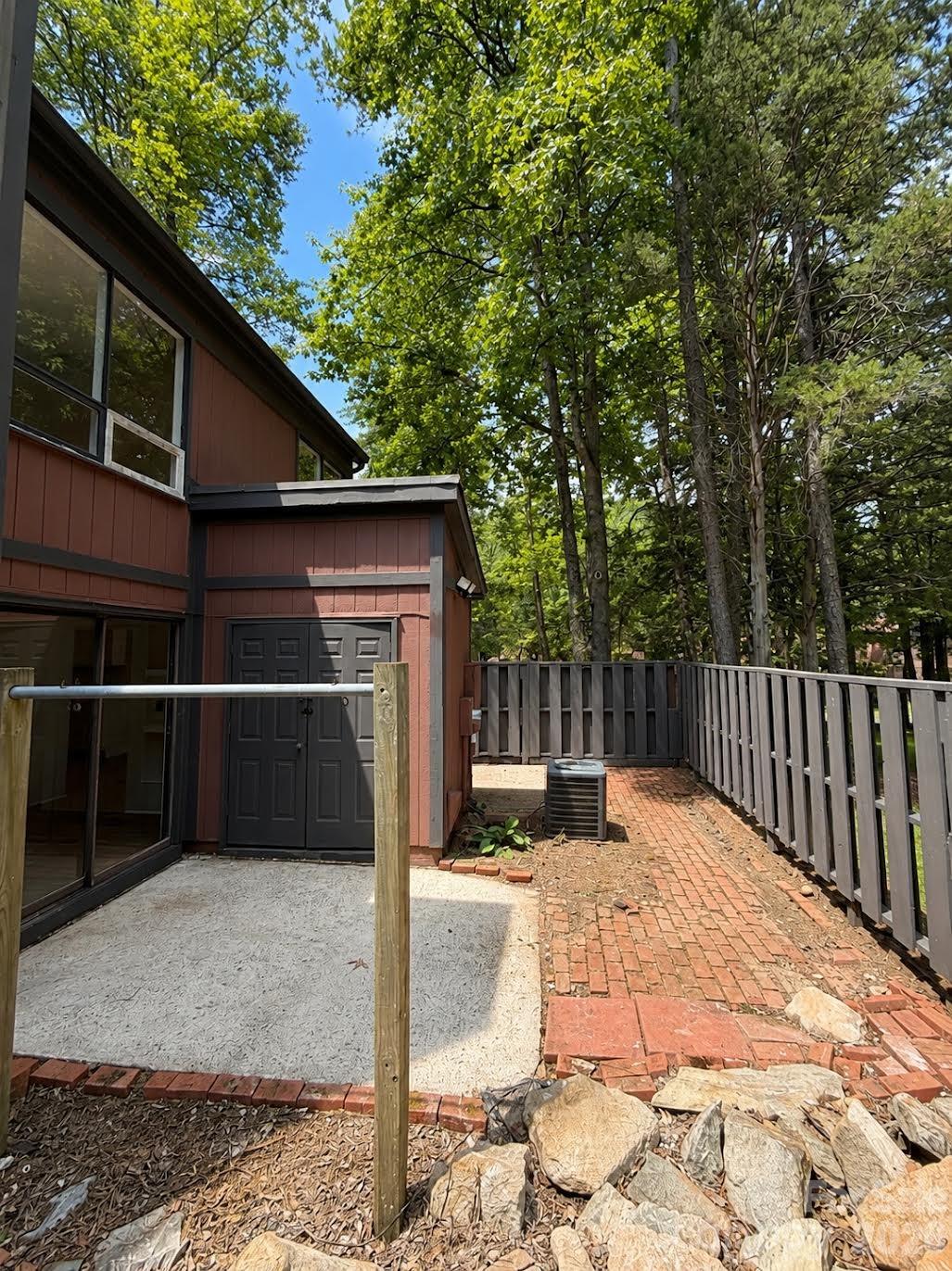 6101 Honeysuckle Lane Property Photo 24
