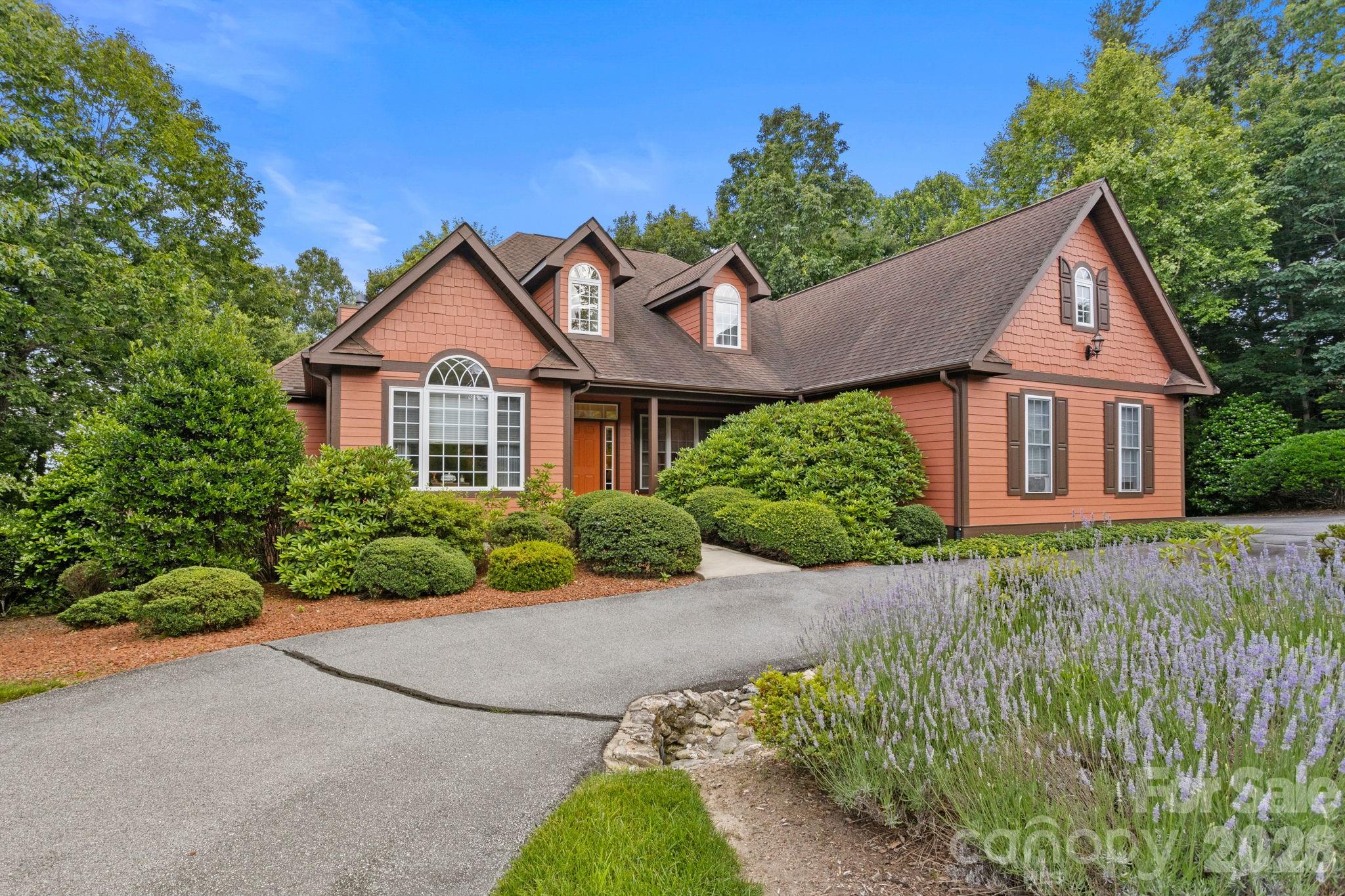 100 Crestgrove Drive Property Photo 2