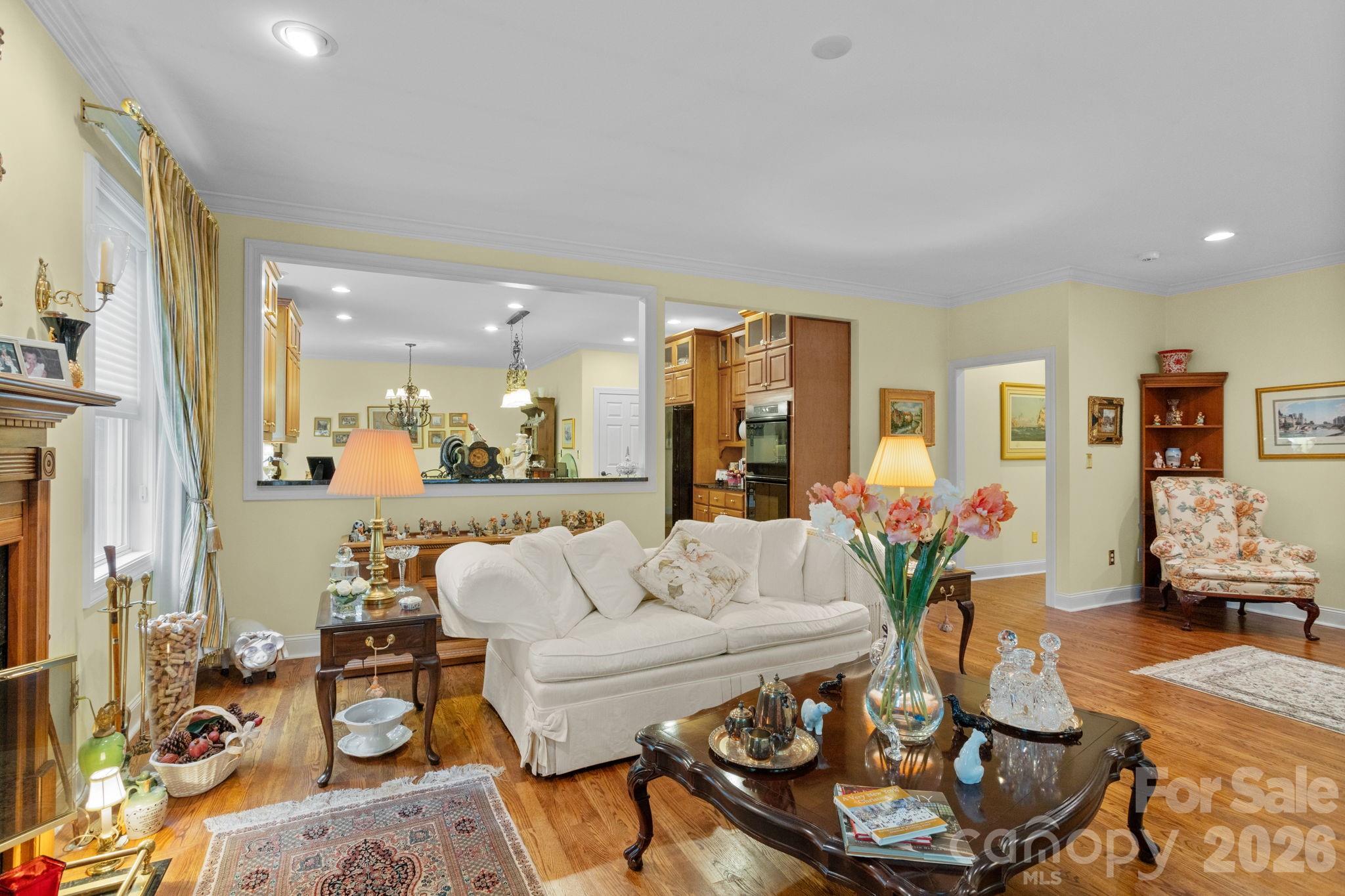 100 Crestgrove Drive Property Photo 12