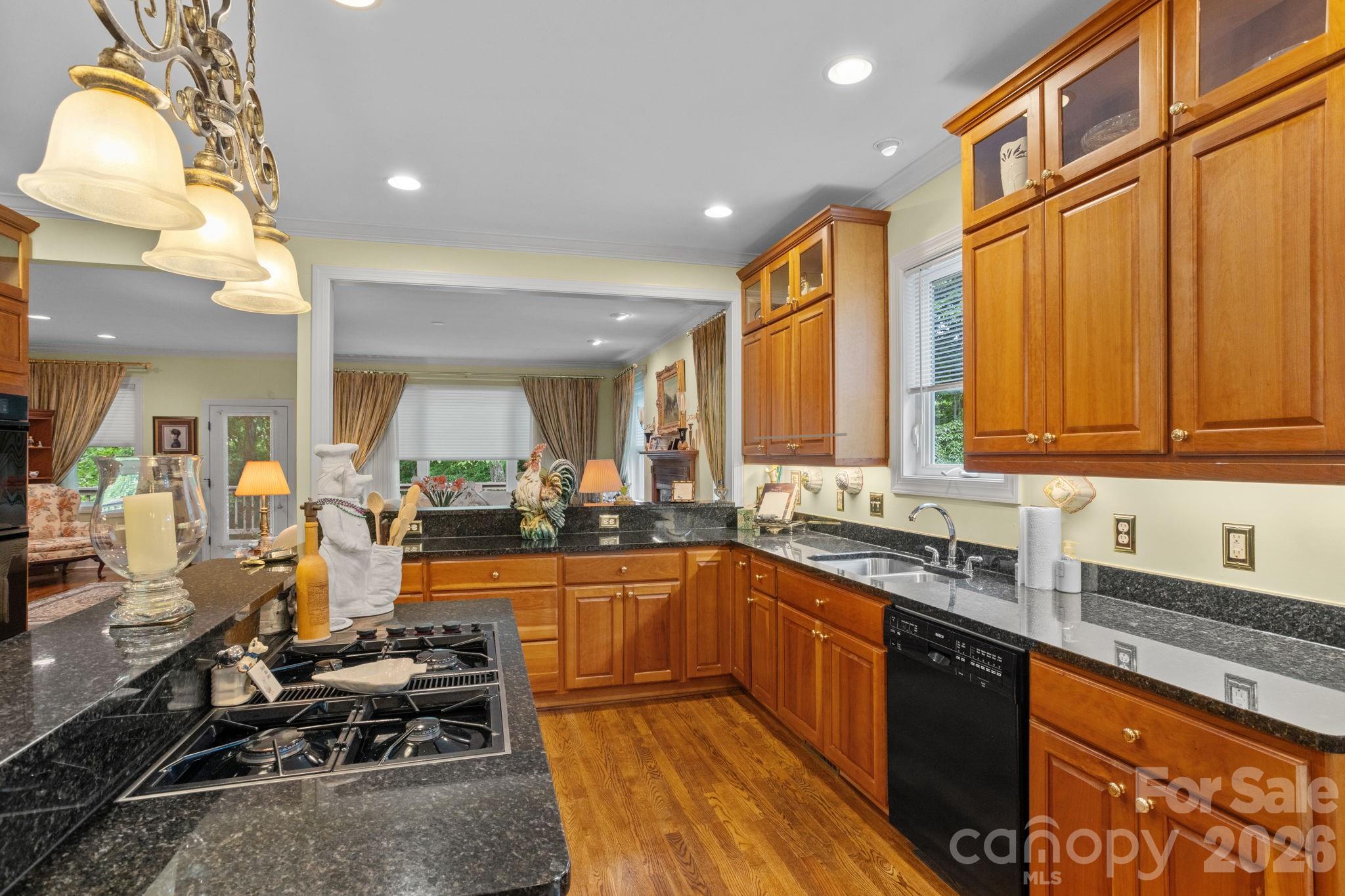100 Crestgrove Drive Property Photo 14