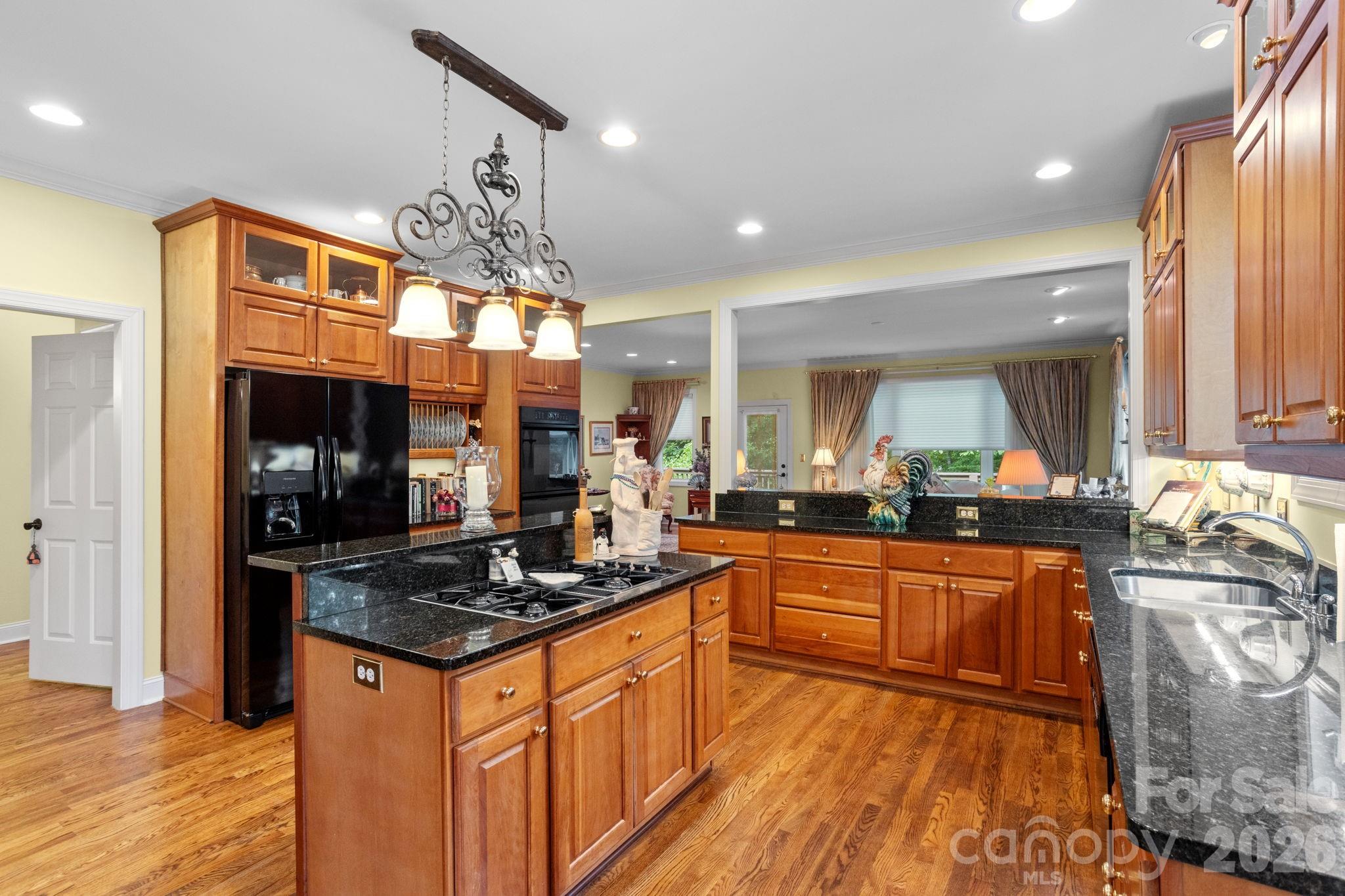 100 Crestgrove Drive Property Photo 15