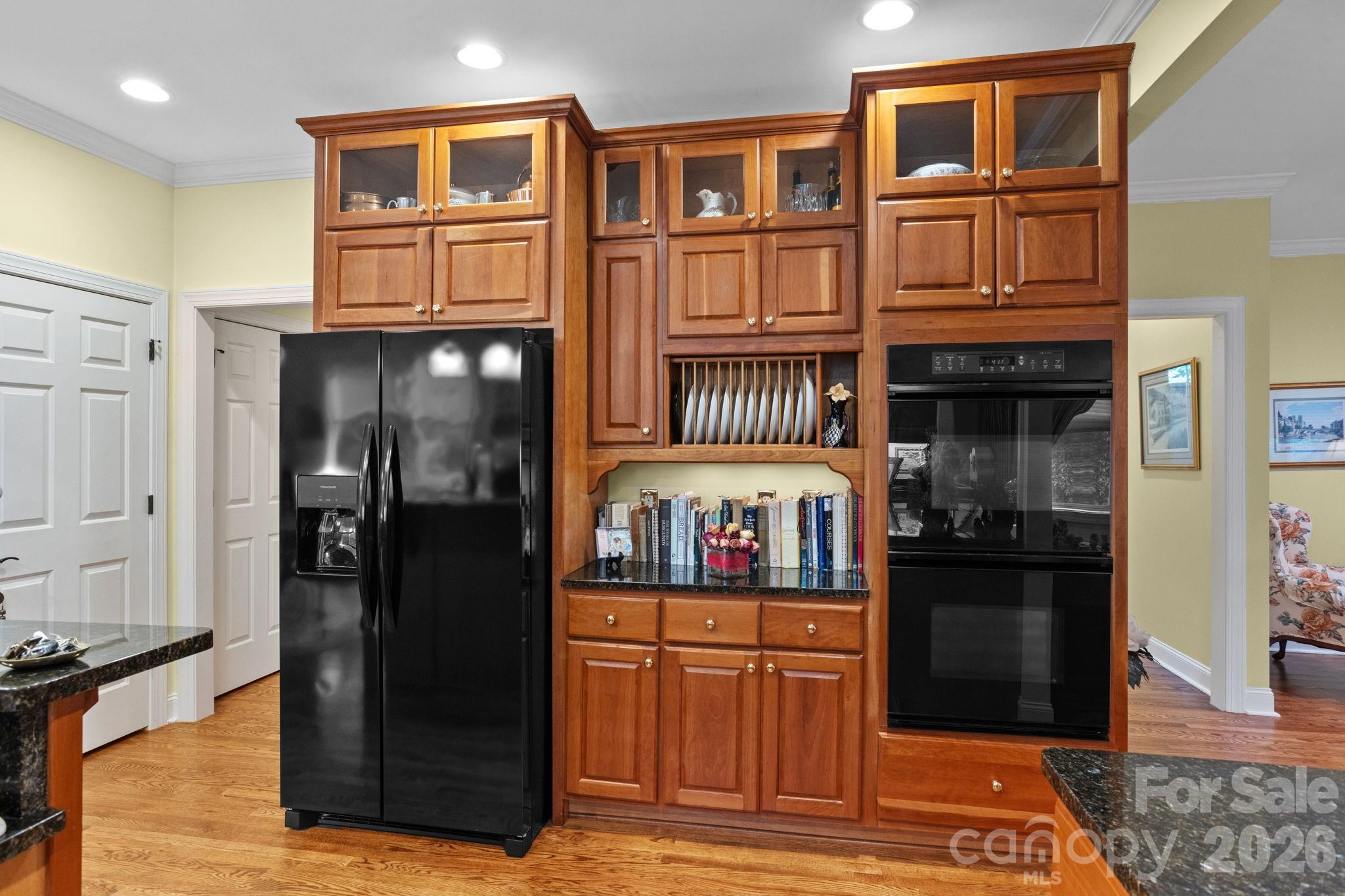 100 Crestgrove Drive Property Photo 16