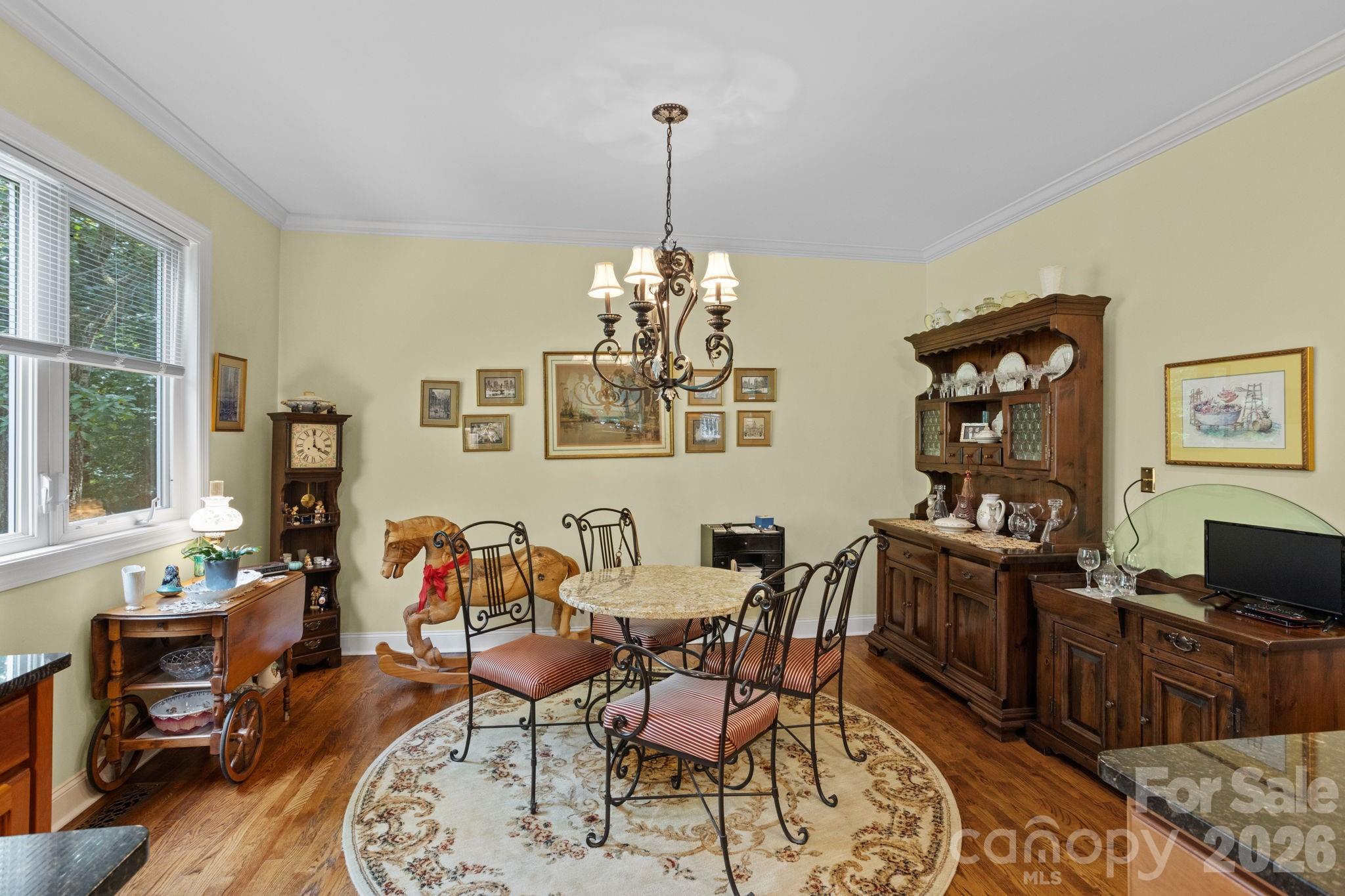 100 Crestgrove Drive Property Photo 17