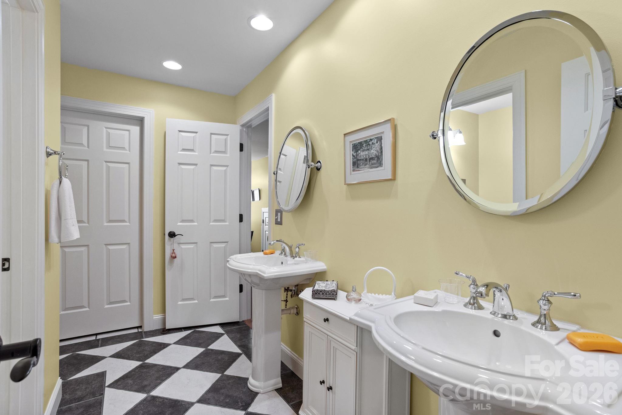 100 Crestgrove Drive Property Photo 30