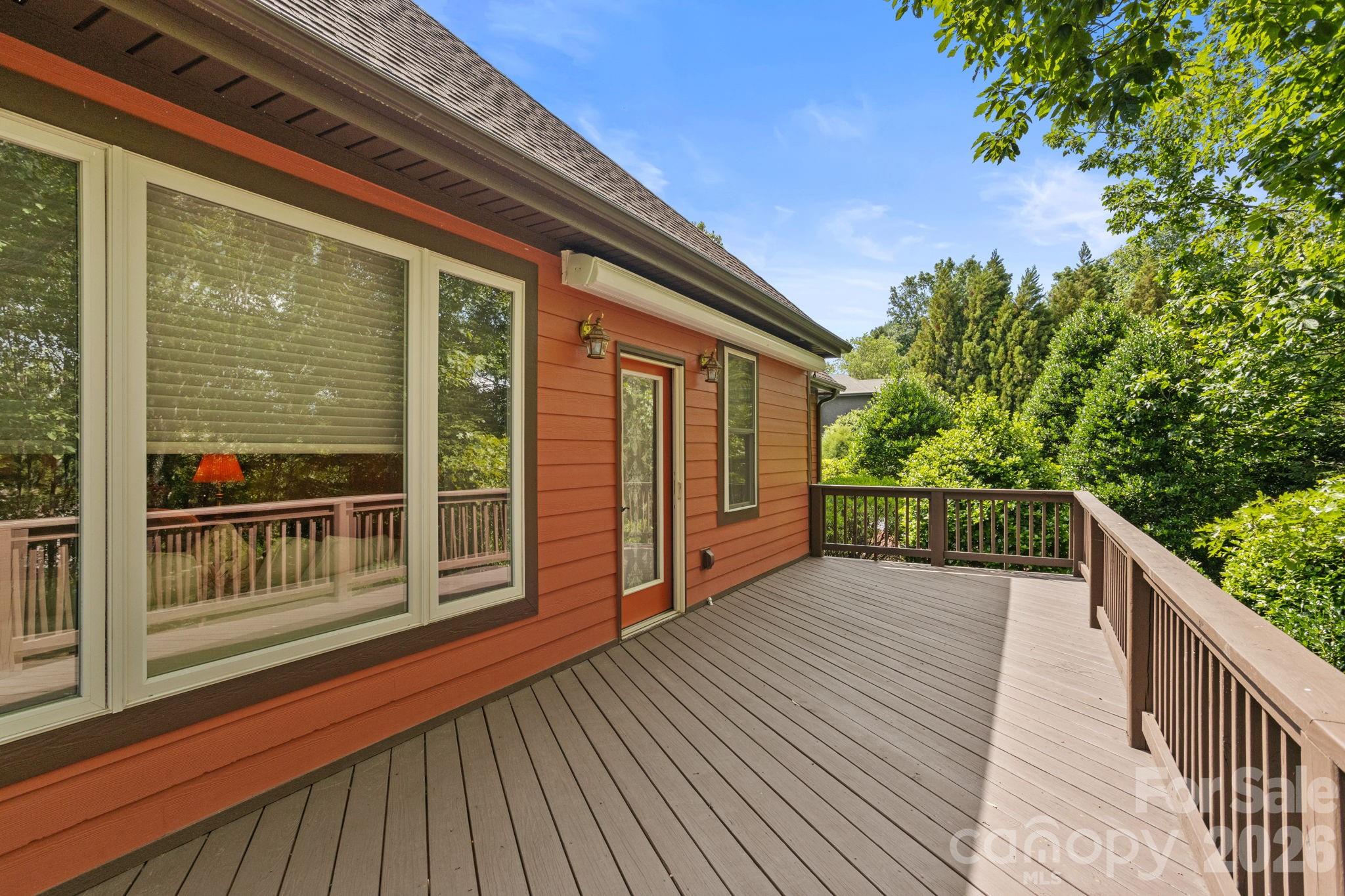 100 Crestgrove Drive Property Photo 34
