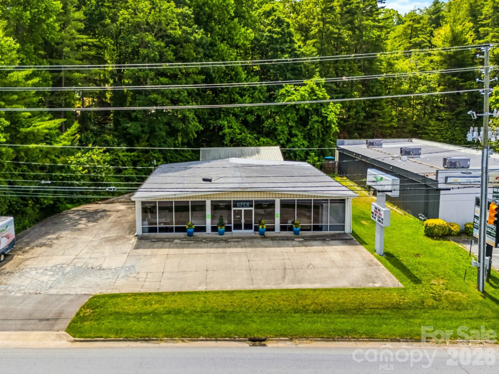 71 Airport Road Property Photo 3