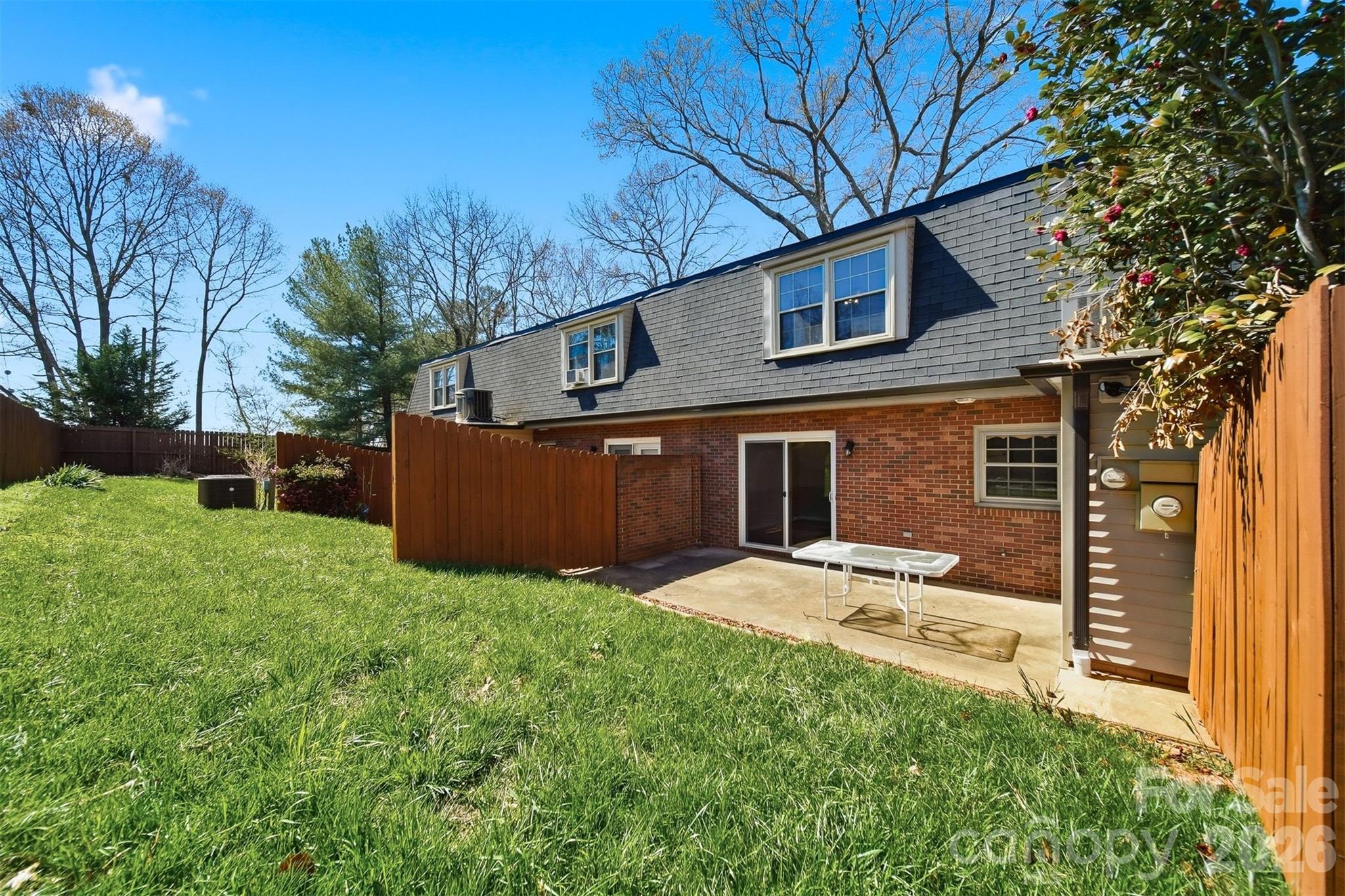 414 7th Street Property Photo 3
