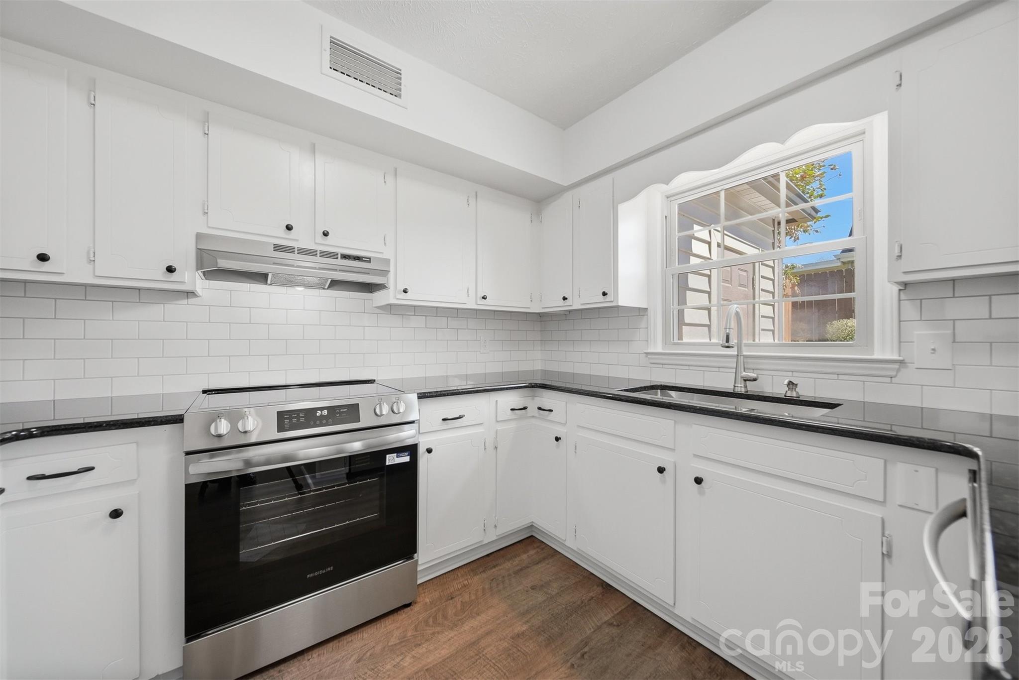 414 7th Street Property Photo 11