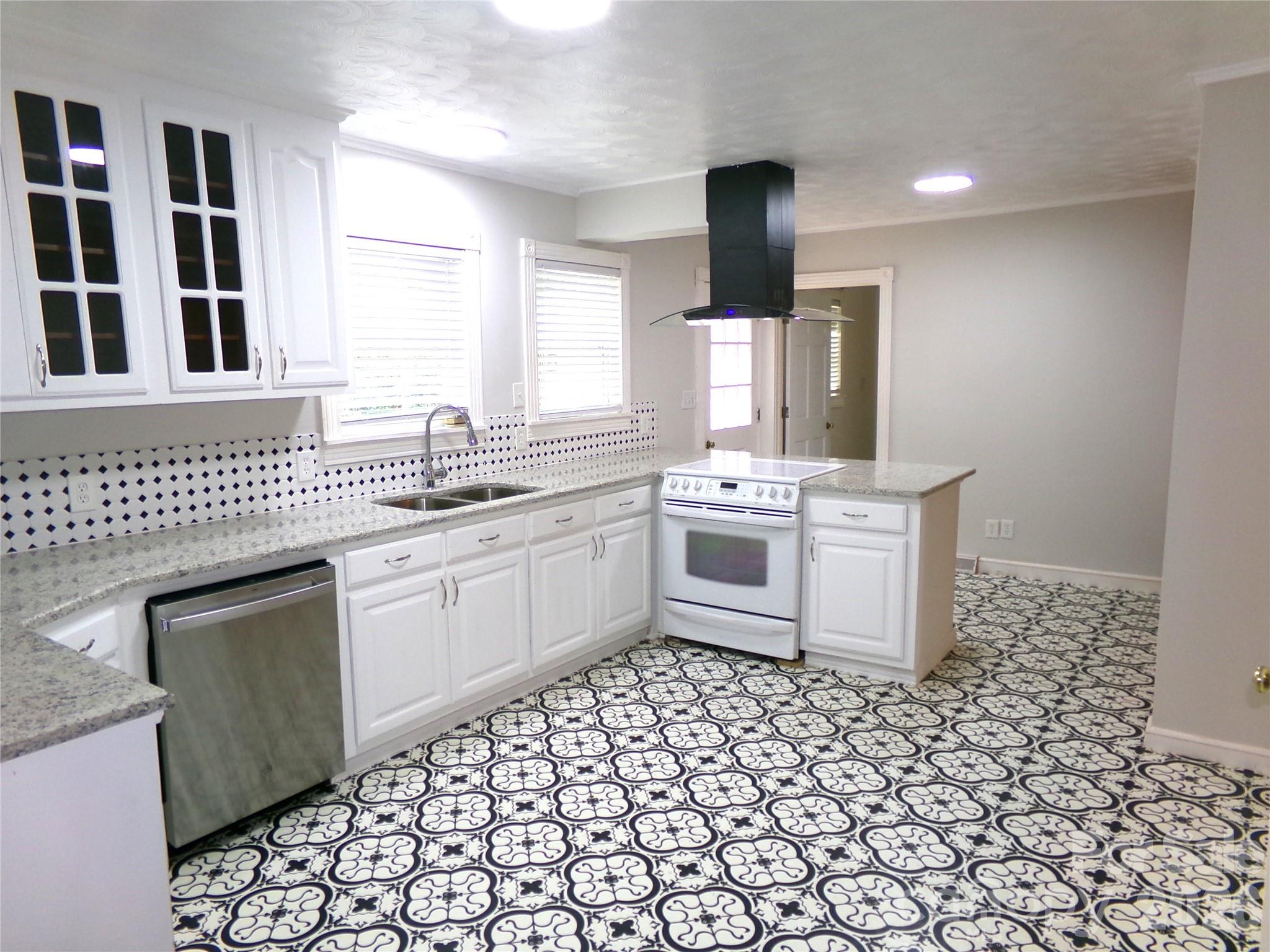 33949 Rocky River Road Property Photo 5